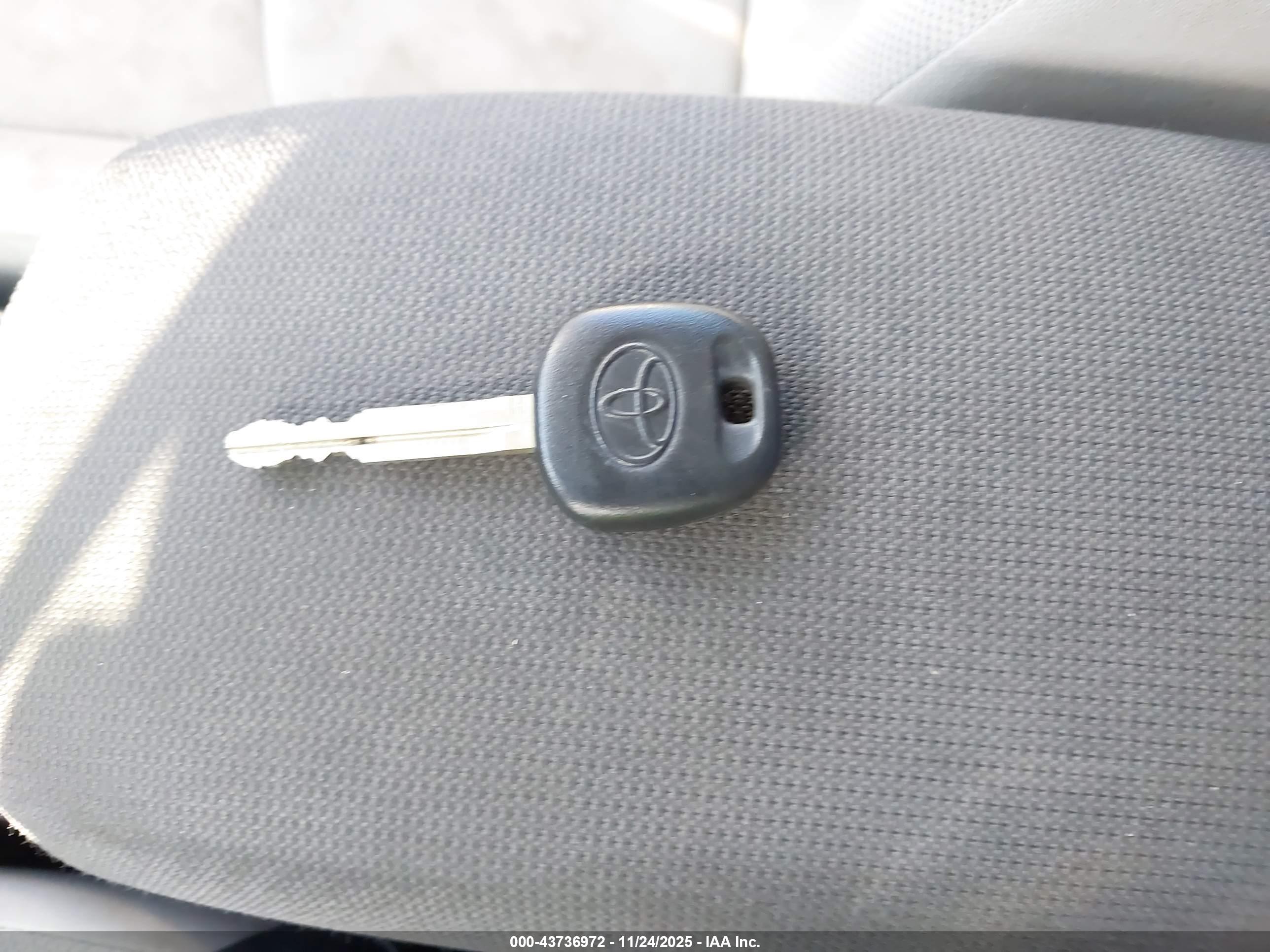 TOYOTA COROLLA image 11