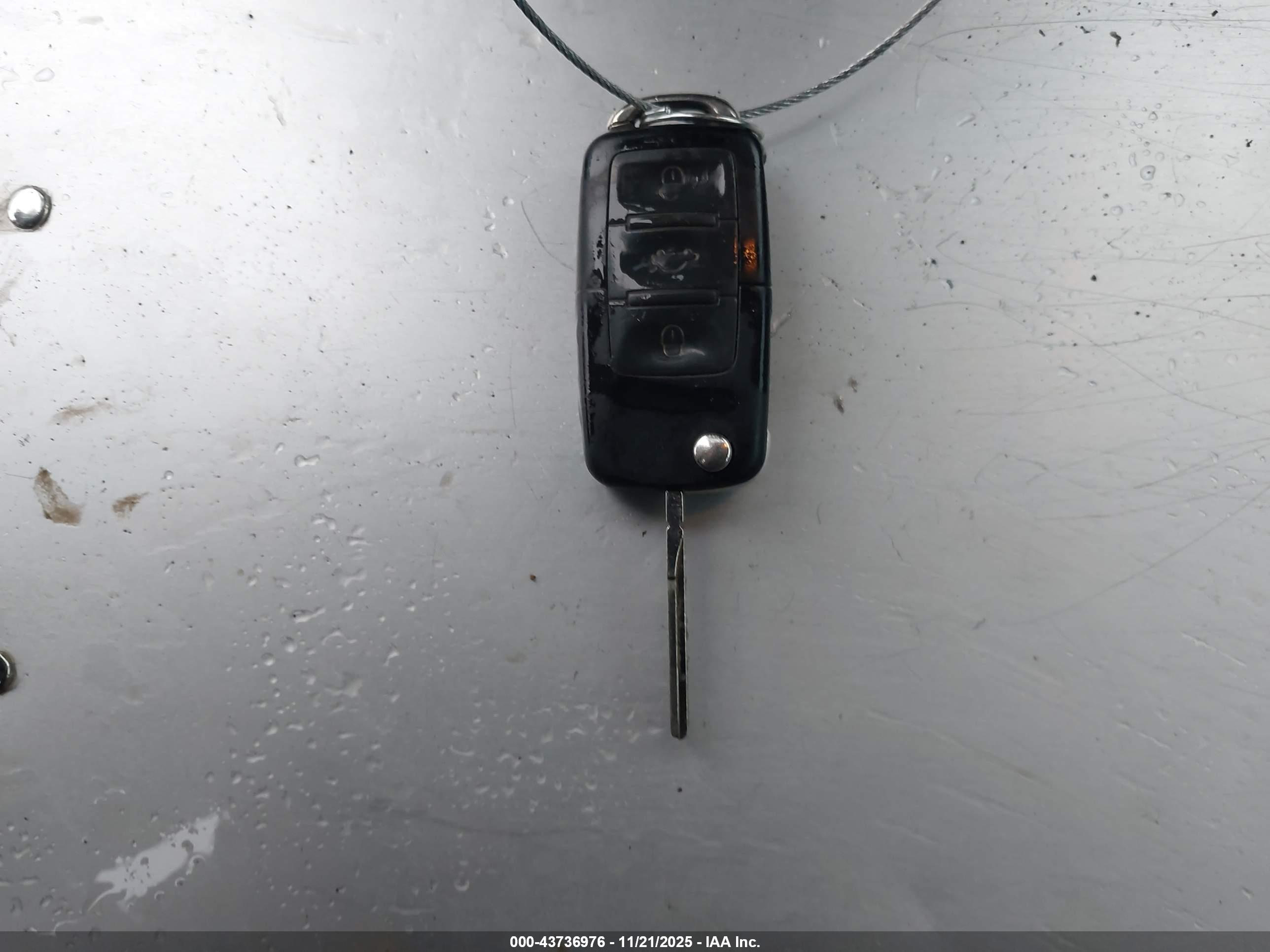 VOLKSWAGEN PASSAT image 11