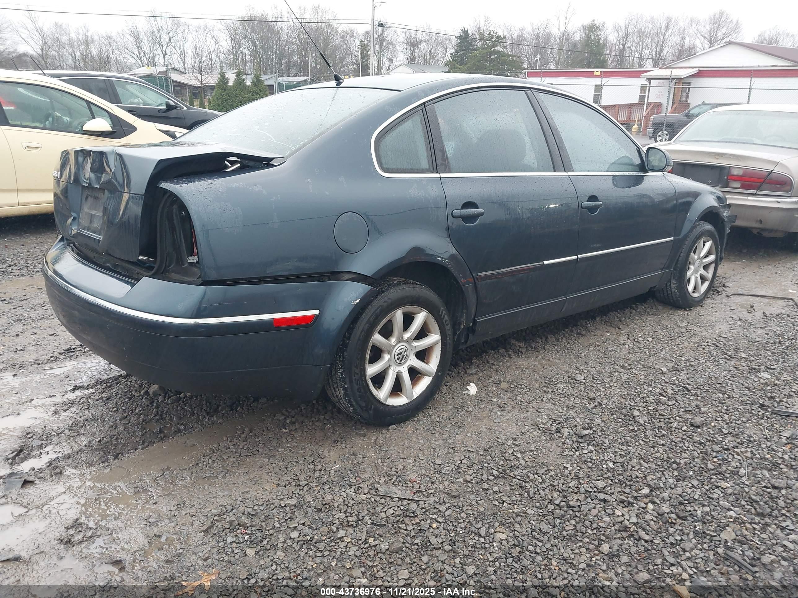 VOLKSWAGEN PASSAT image 4