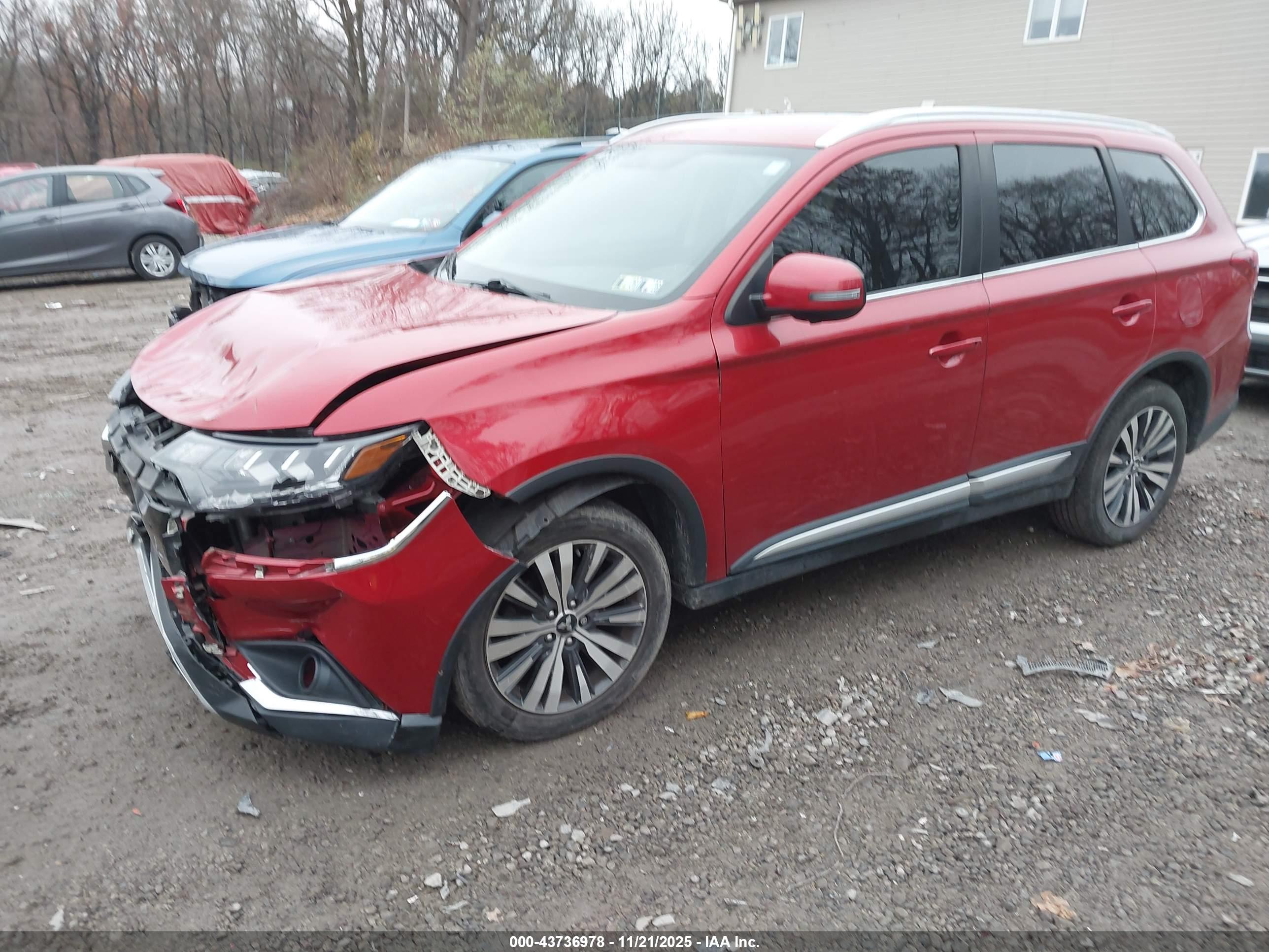 MITSUBISHI OUTLANDER image 2