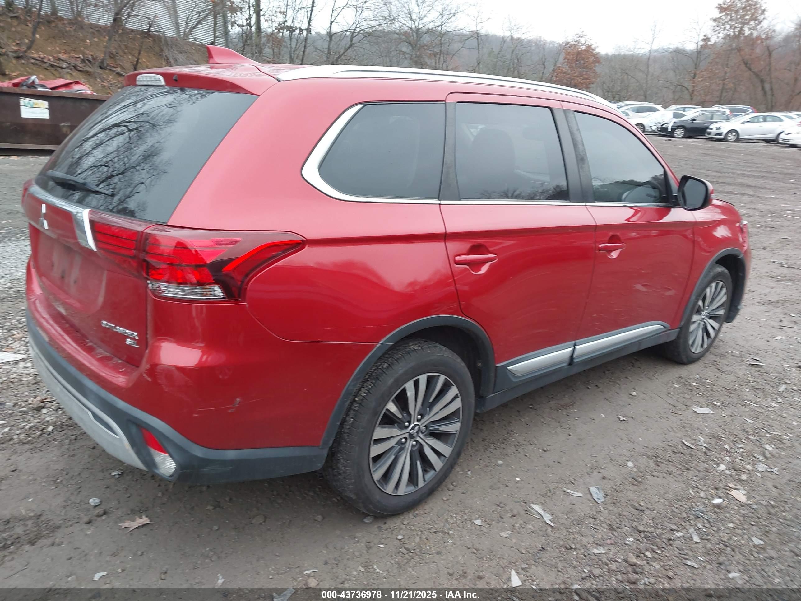MITSUBISHI OUTLANDER image 4