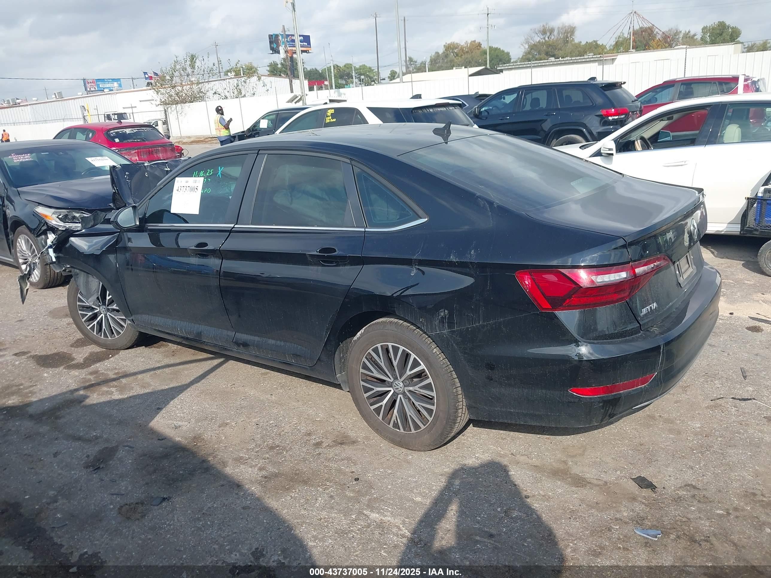 VOLKSWAGEN JETTA image 3