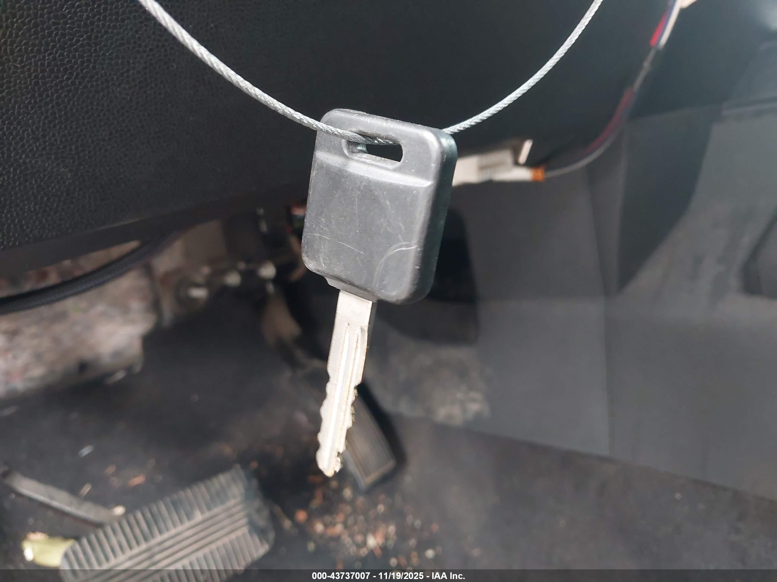 NISSAN TITAN image 11