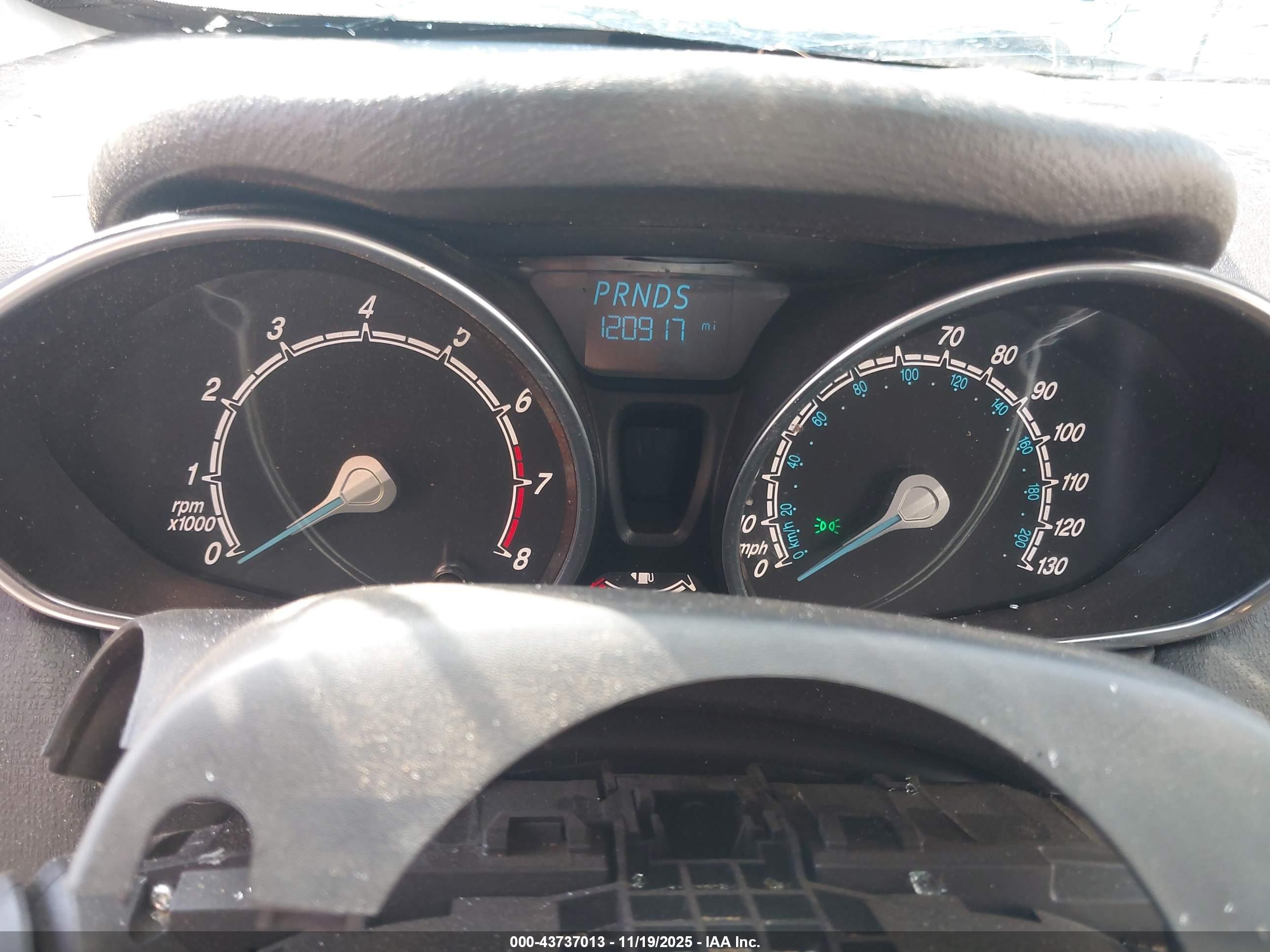 FORD FIESTA image 7