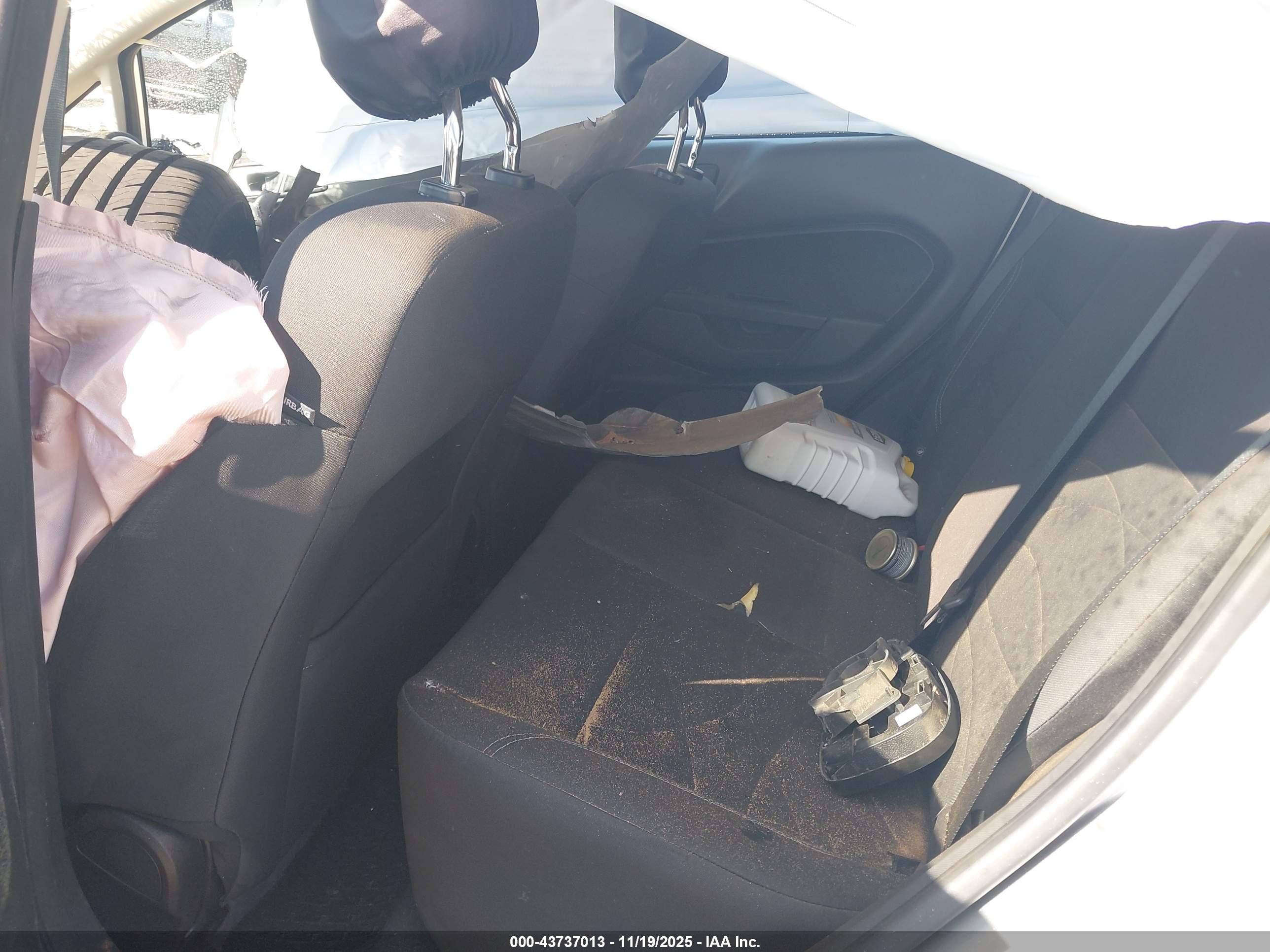 FORD FIESTA image 8
