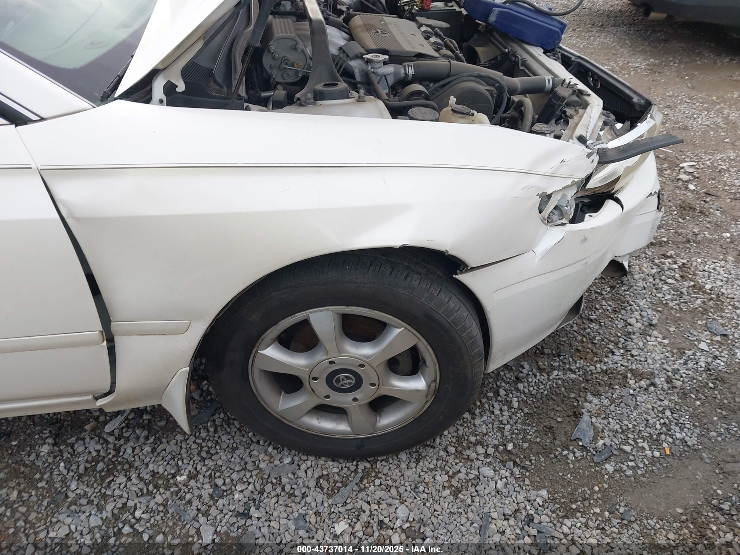 TOYOTA CAMRY image 6