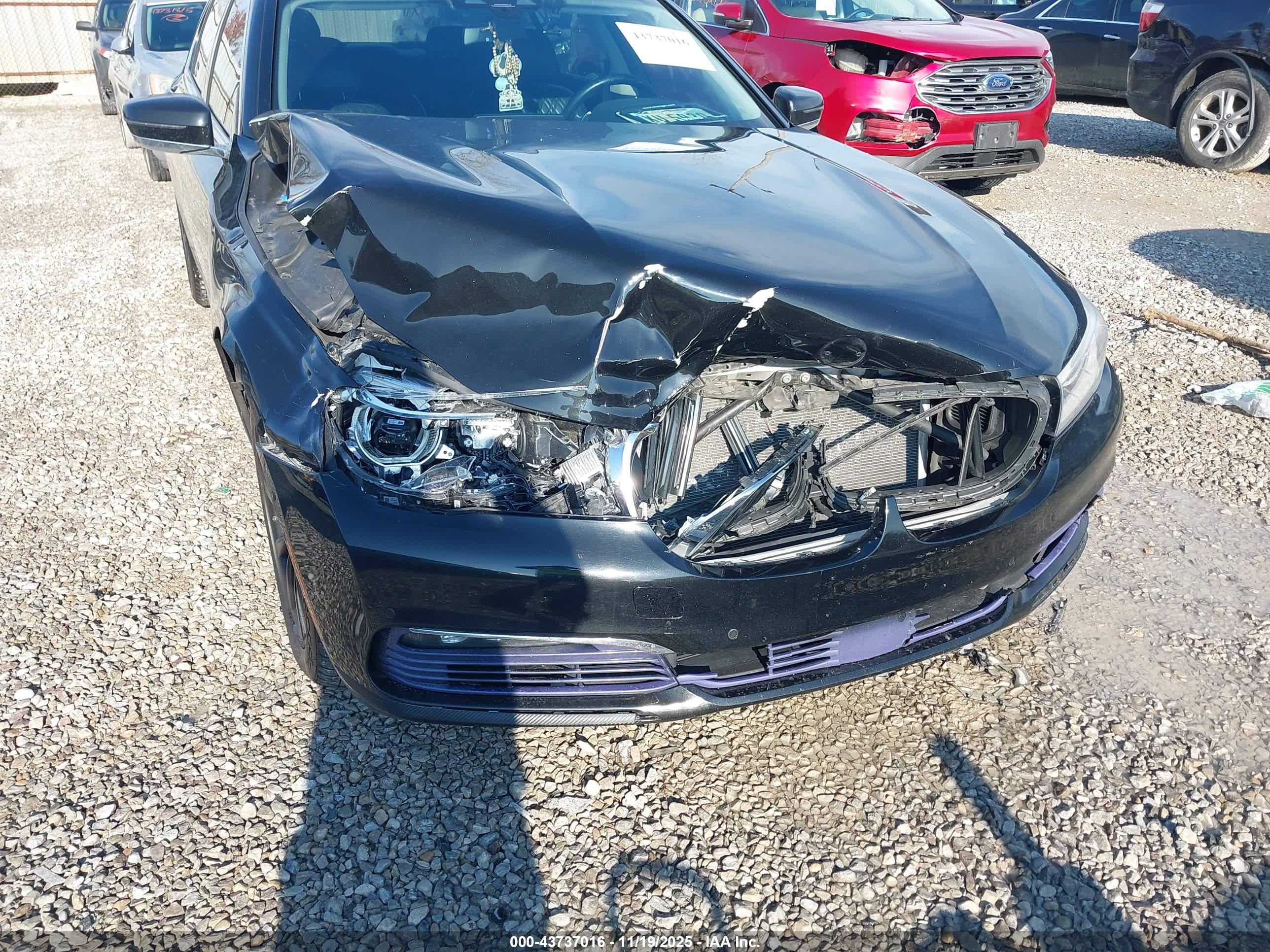 BMW 750I image 6