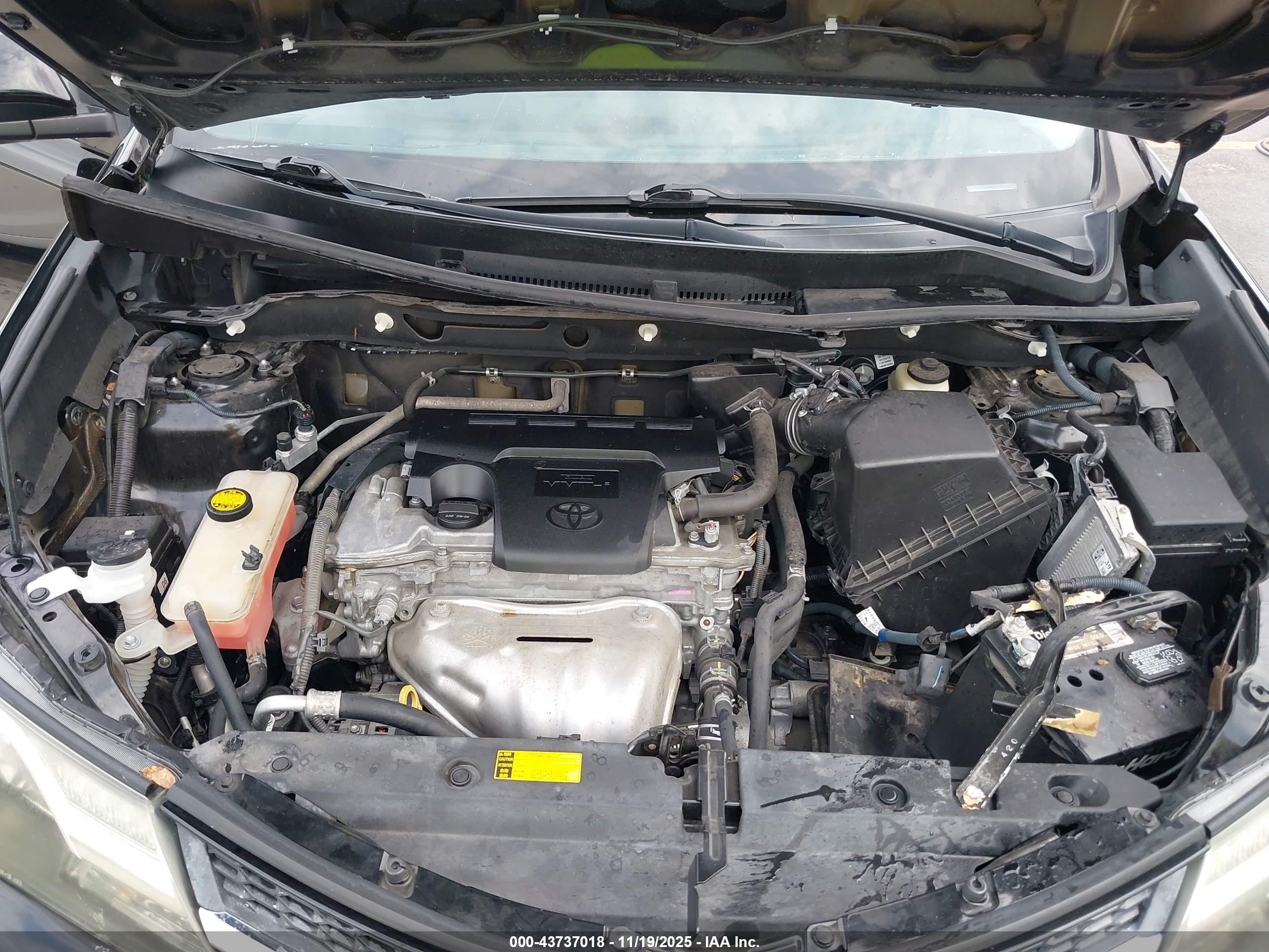 TOYOTA RAV4 image 10