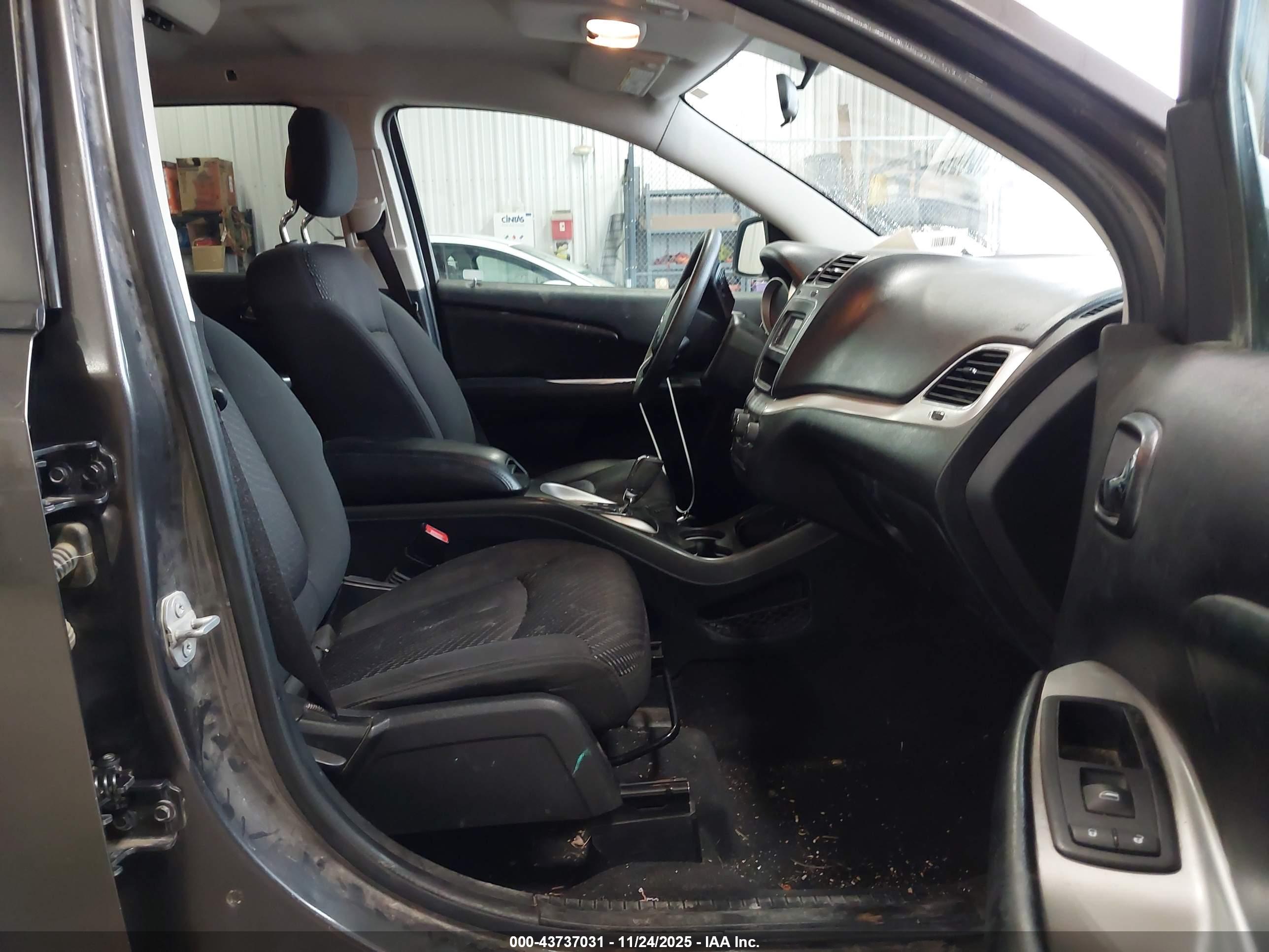 DODGE JOURNEY image 5
