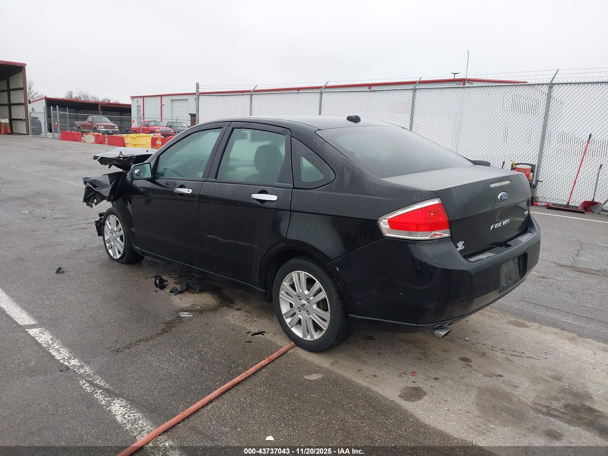FORD FOCUS image 3