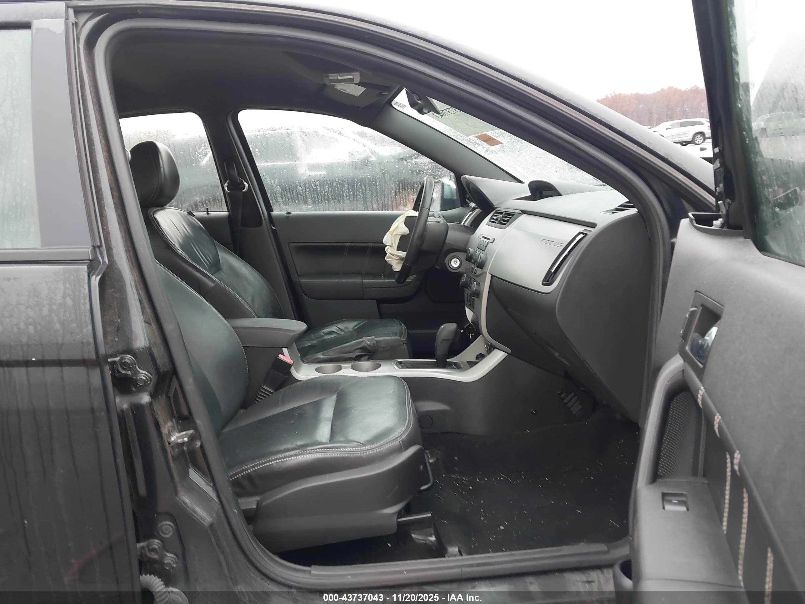 FORD FOCUS image 5
