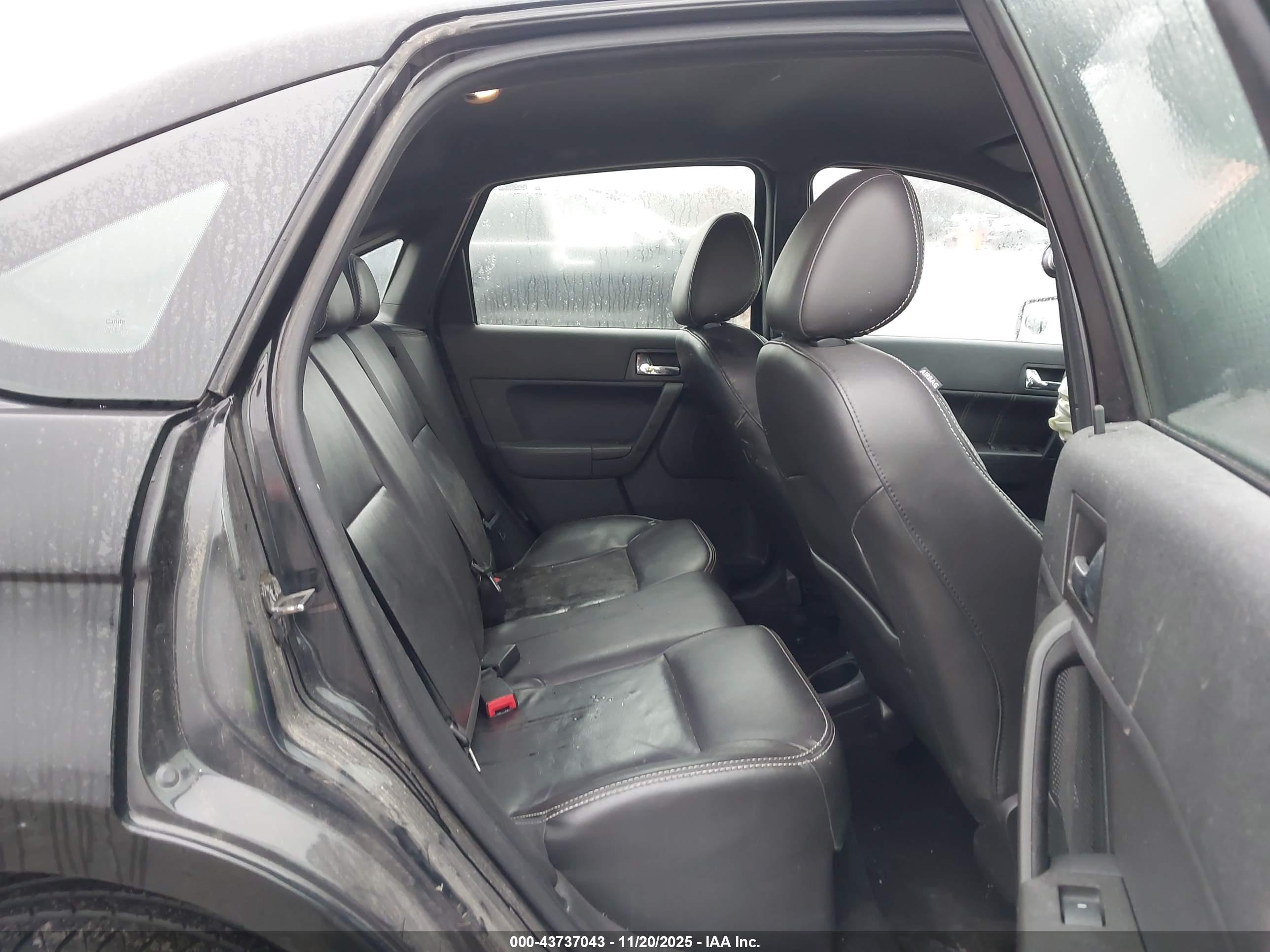 FORD FOCUS image 8