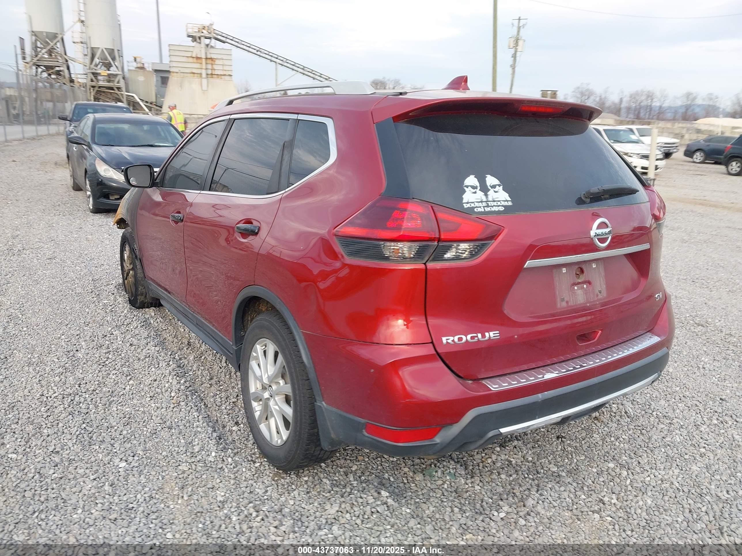 NISSAN ROGUE image 3