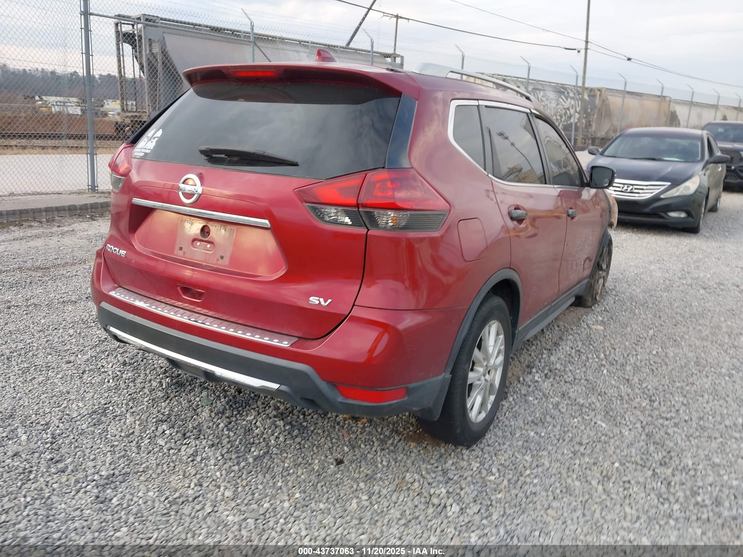 NISSAN ROGUE image 4
