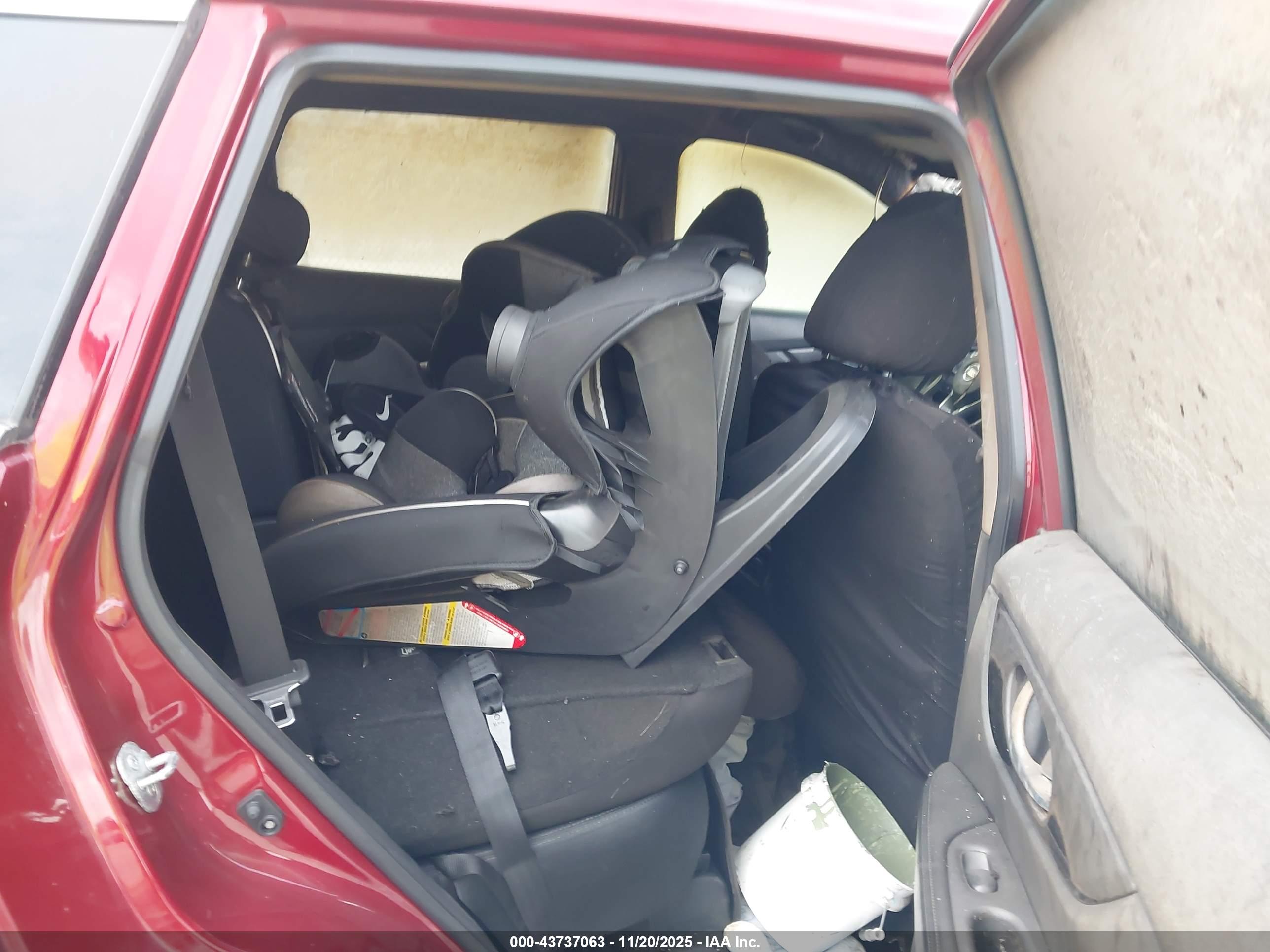 NISSAN ROGUE image 8
