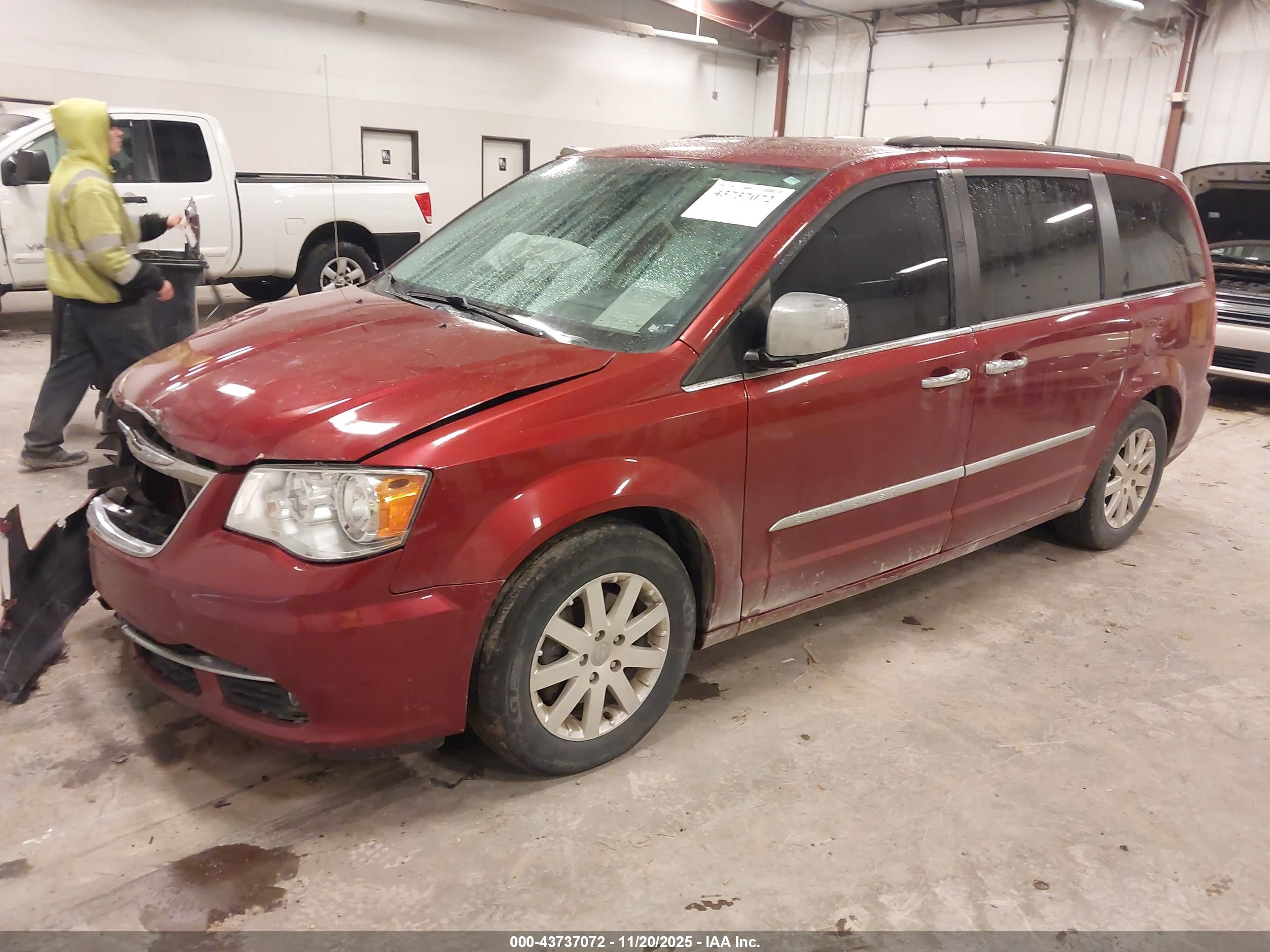 CHRYSLER TOWN image 2