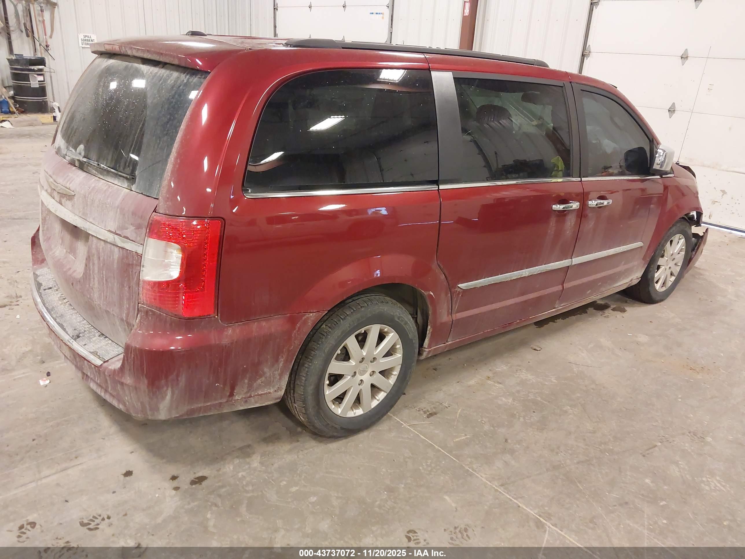 CHRYSLER TOWN image 4