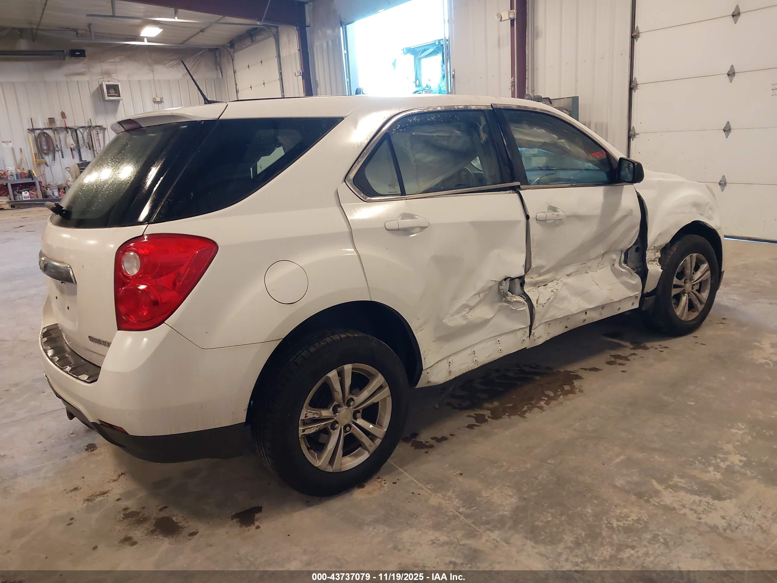 CHEVROLET EQUINOX image 4