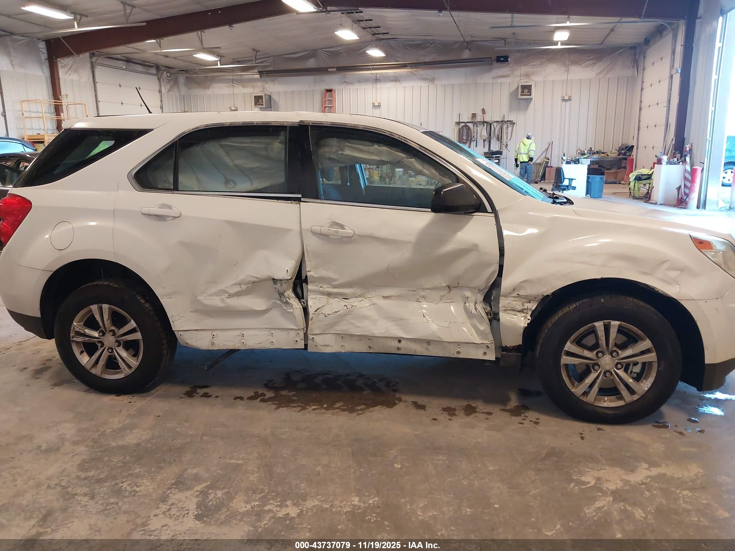 CHEVROLET EQUINOX image 6