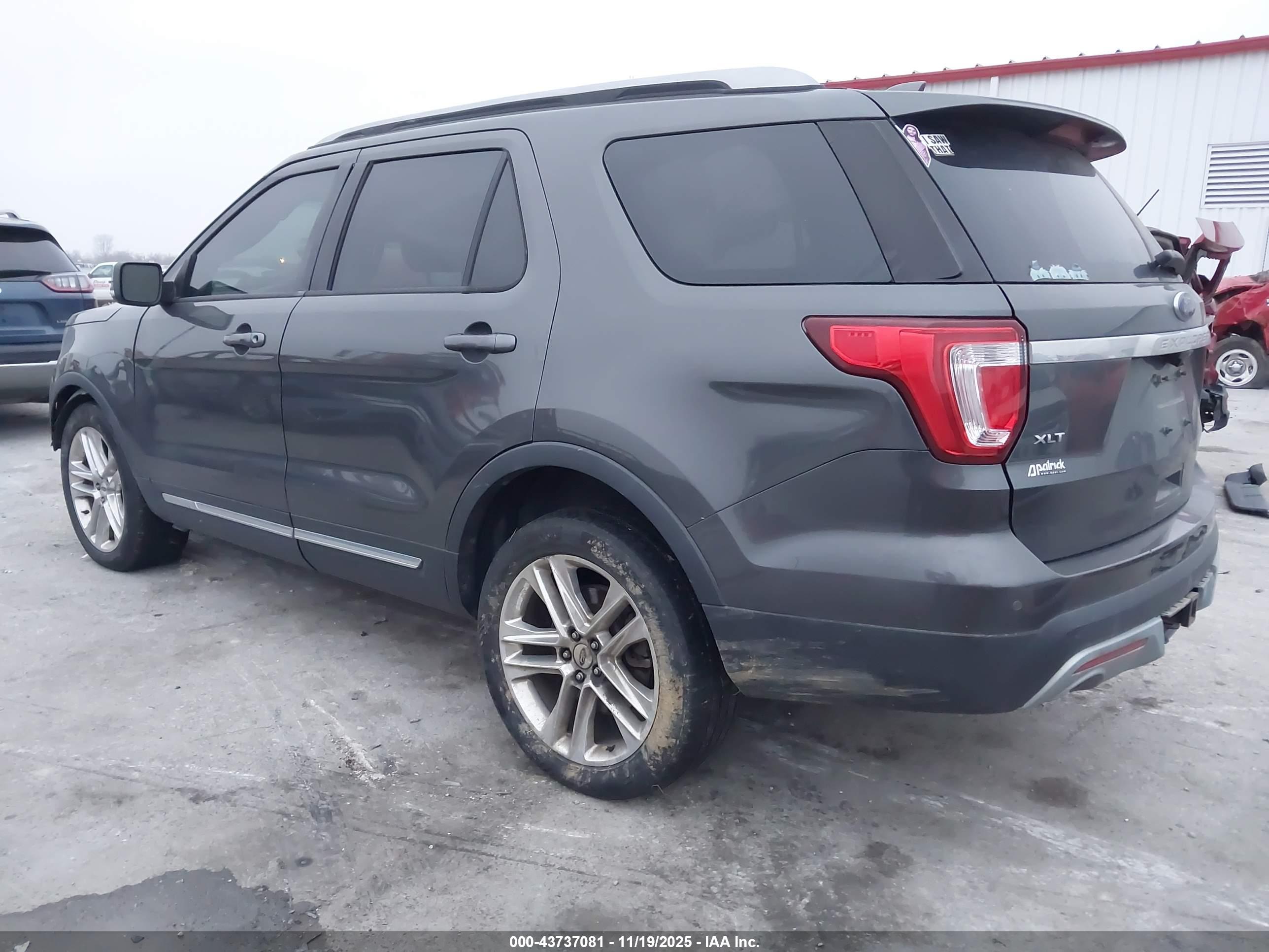 FORD EXPLORER image 3