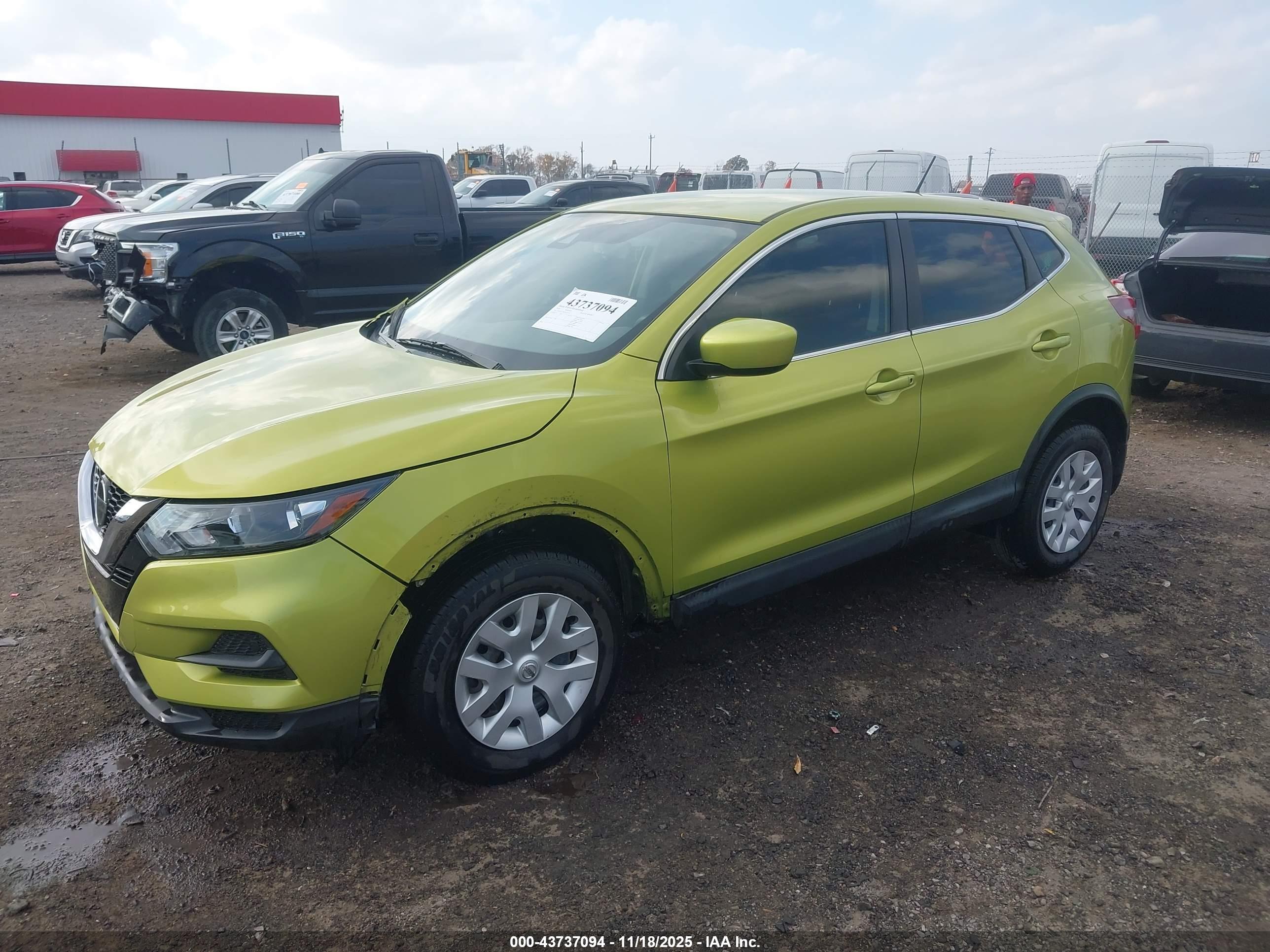 NISSAN ROGUE image 2