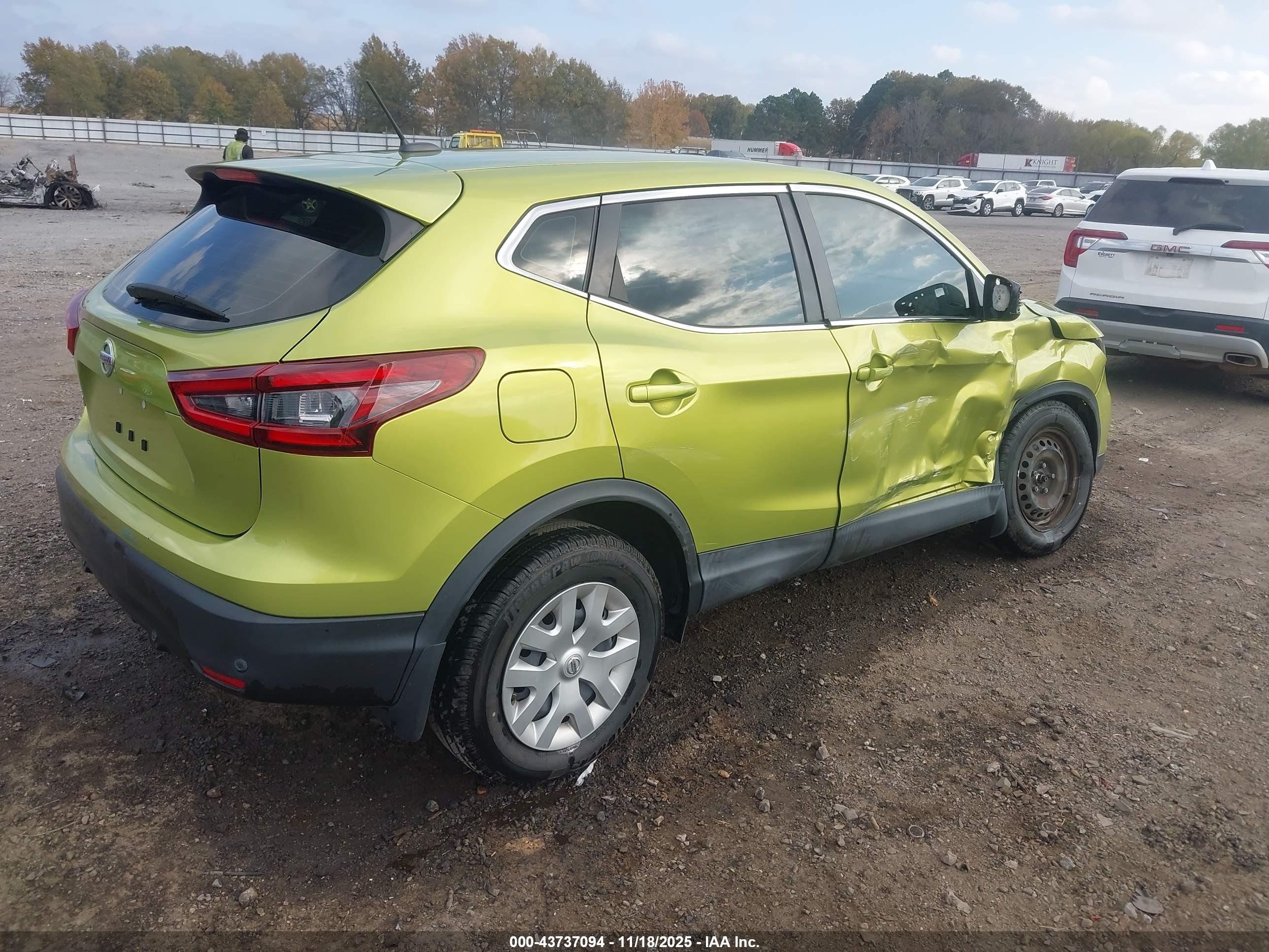 NISSAN ROGUE image 4