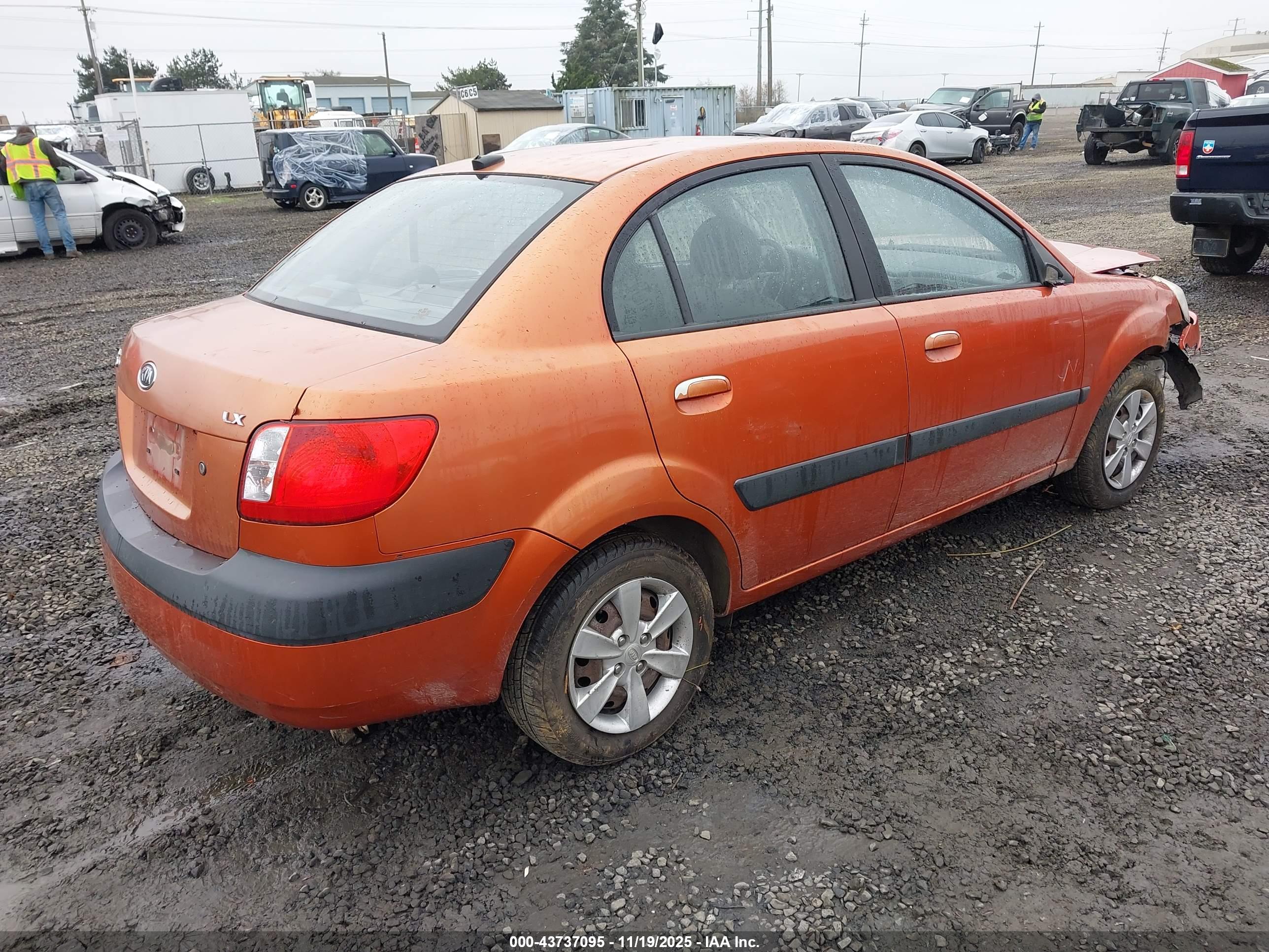 KIA RIO image 4
