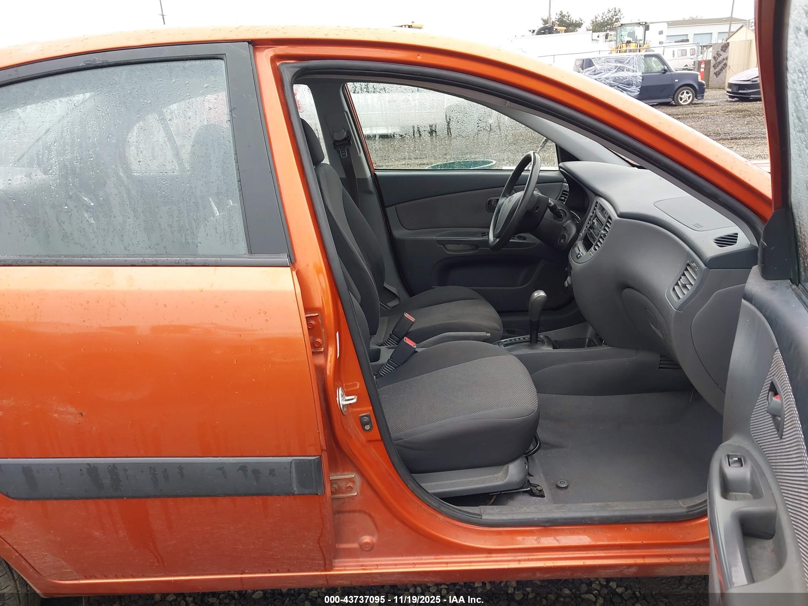KIA RIO image 5