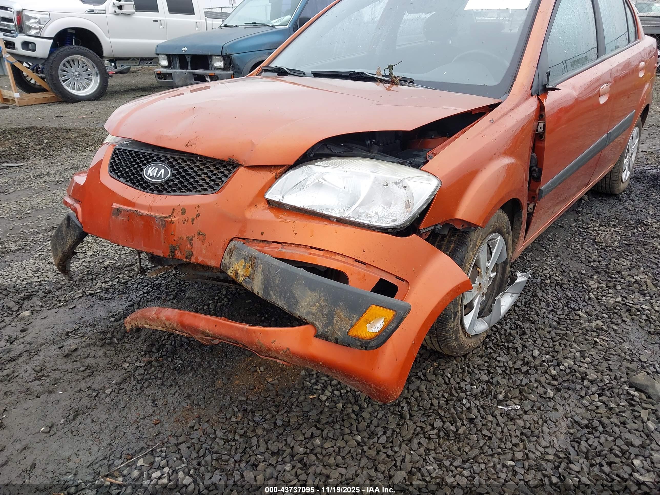 KIA RIO image 6