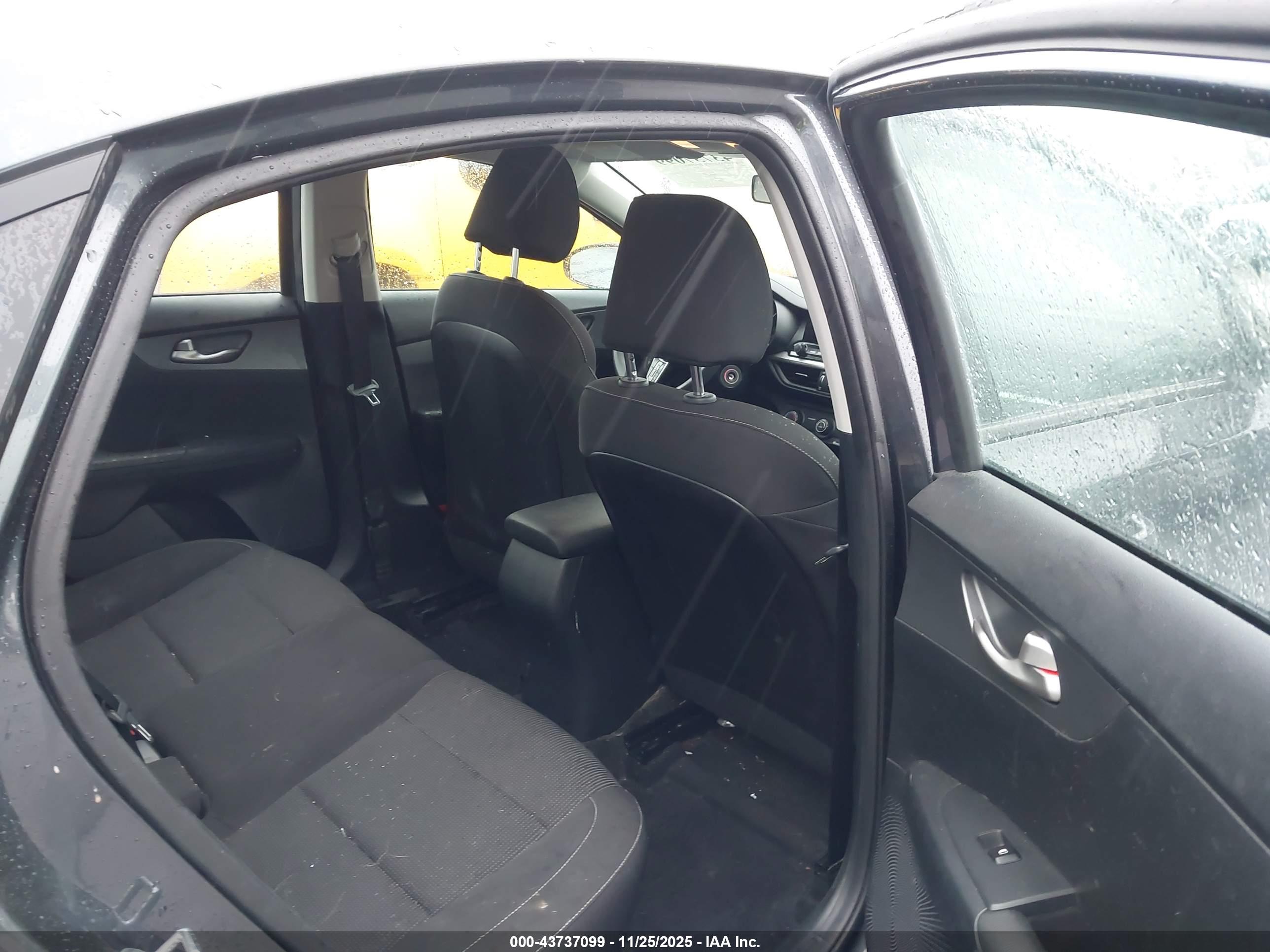KIA FORTE image 8