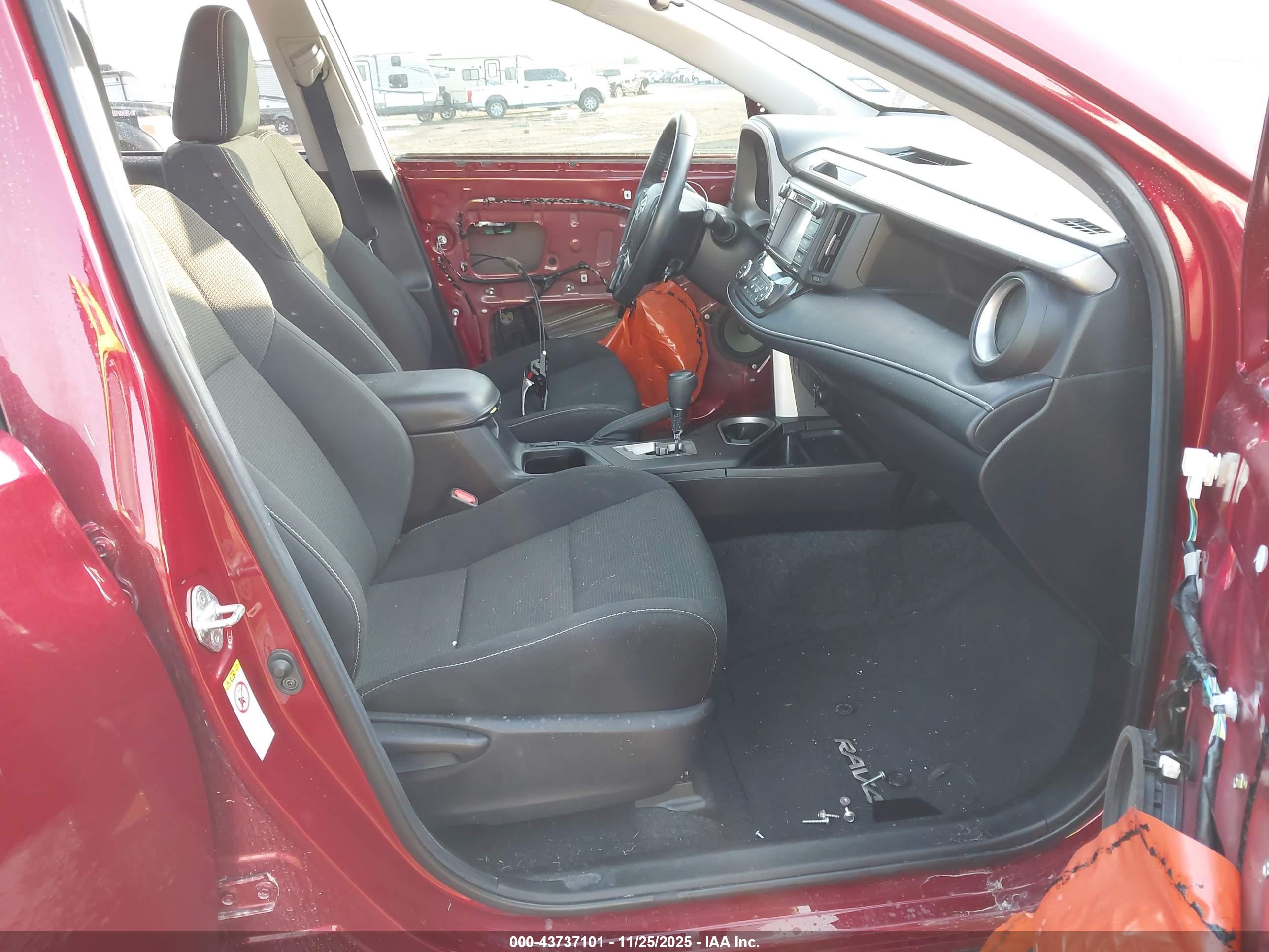 TOYOTA RAV4 image 5
