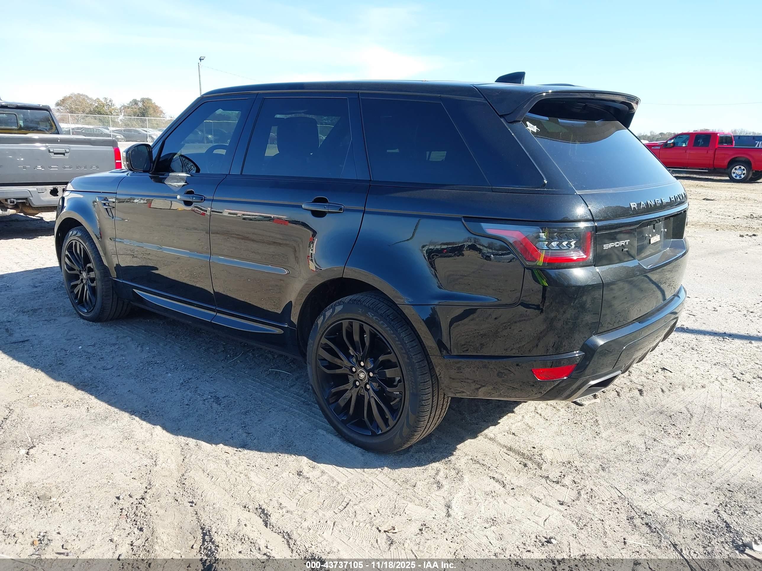 LAND ROVER image 3