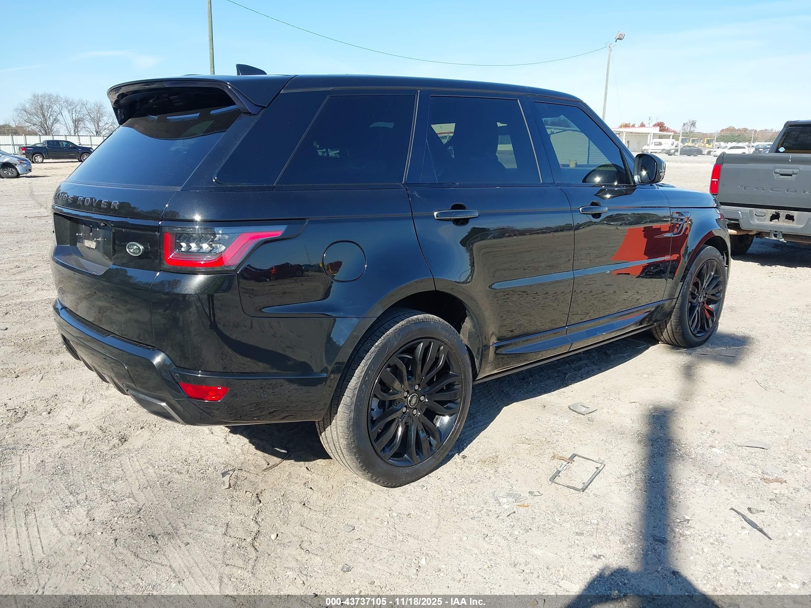 LAND ROVER image 4