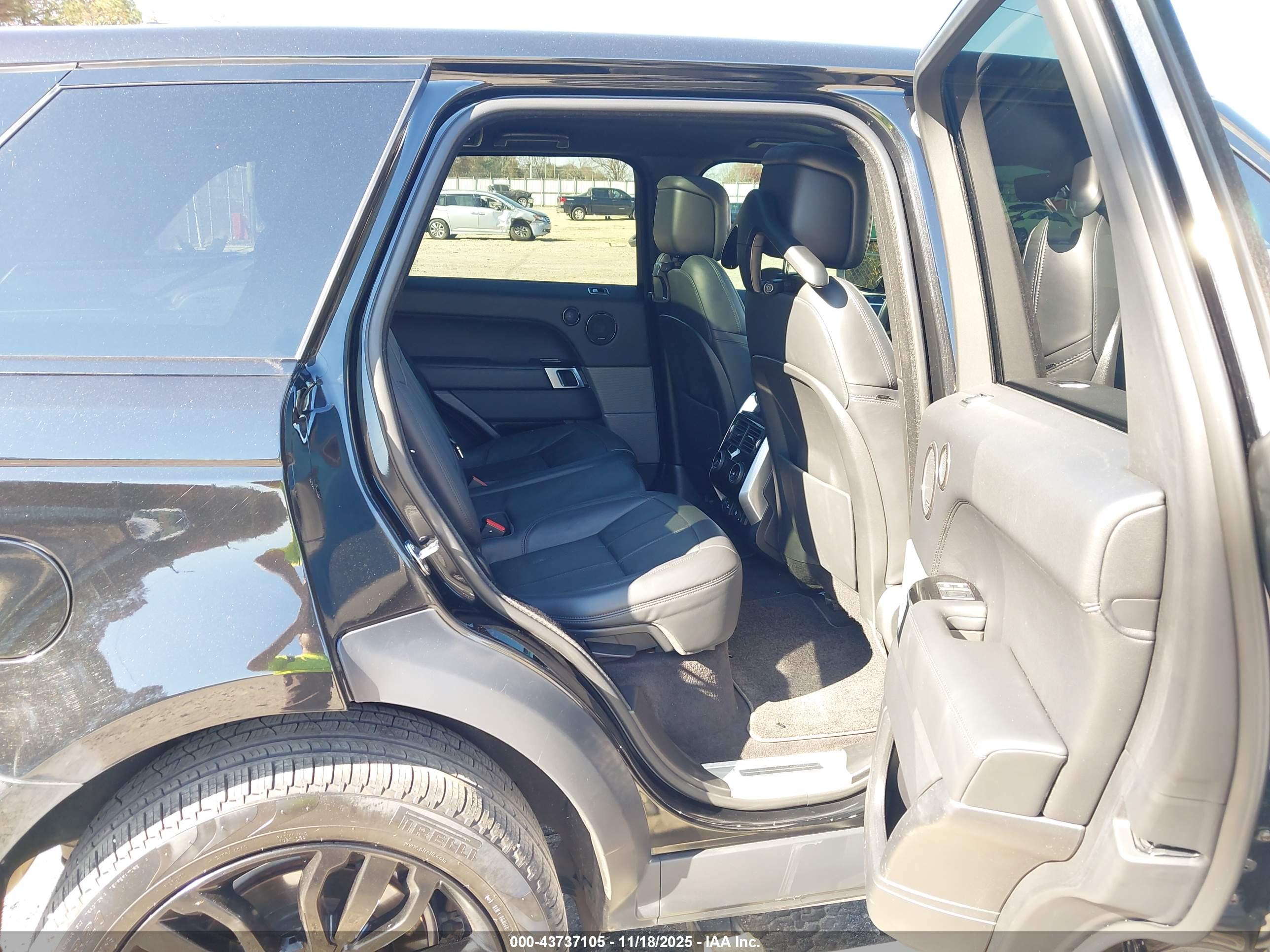 LAND ROVER image 8
