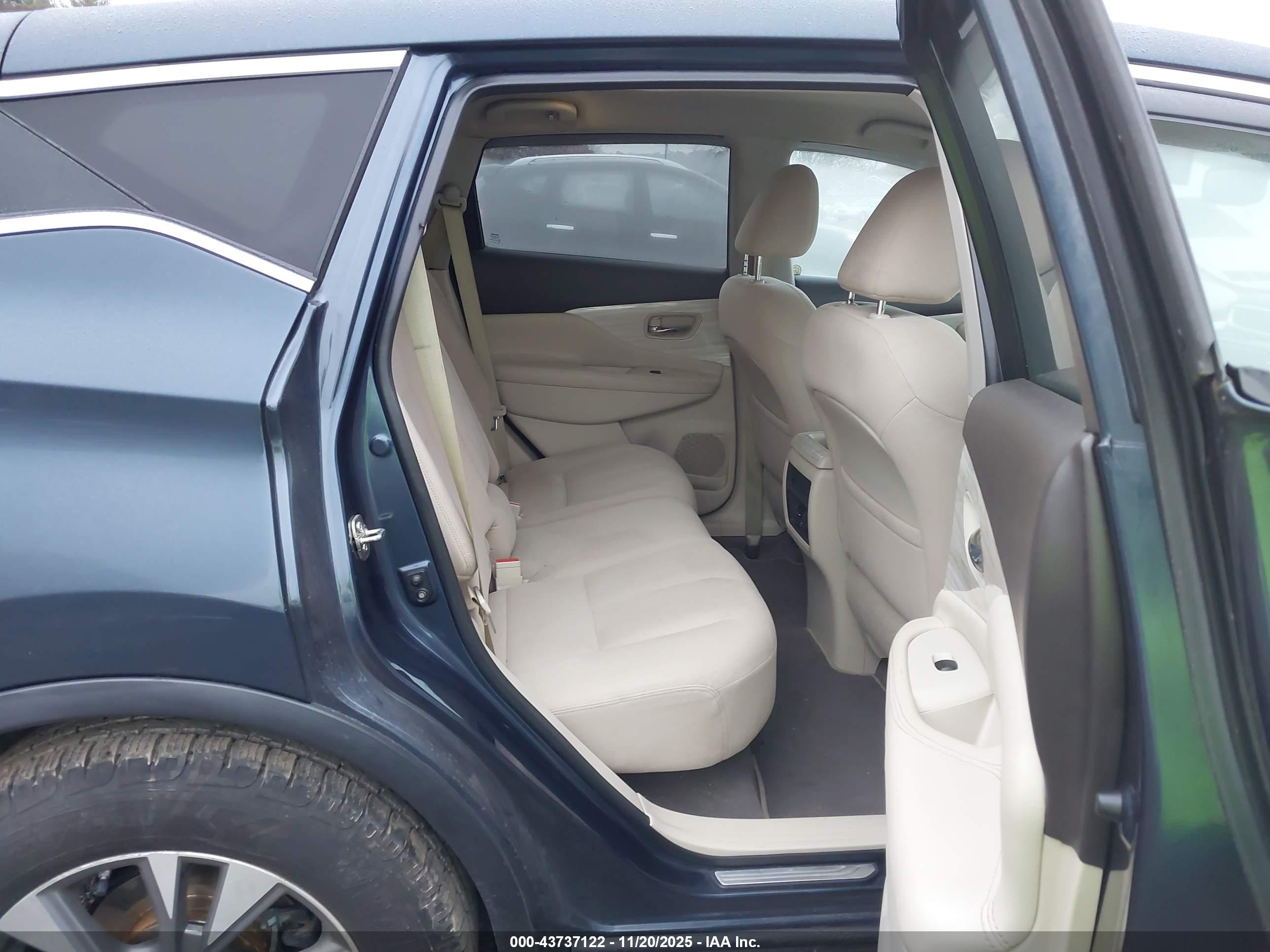 NISSAN MURANO image 8