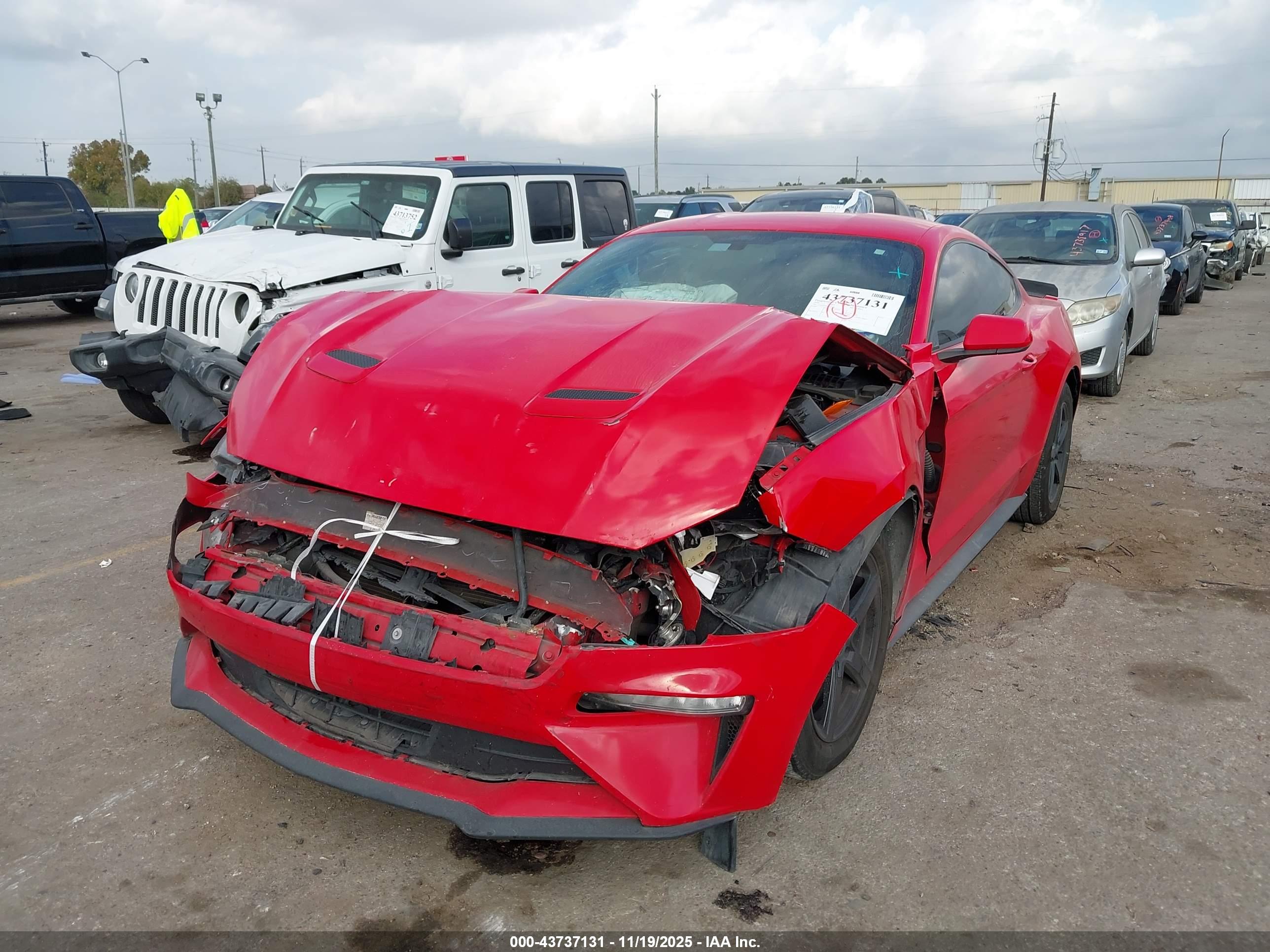 FORD MUSTANG image 6