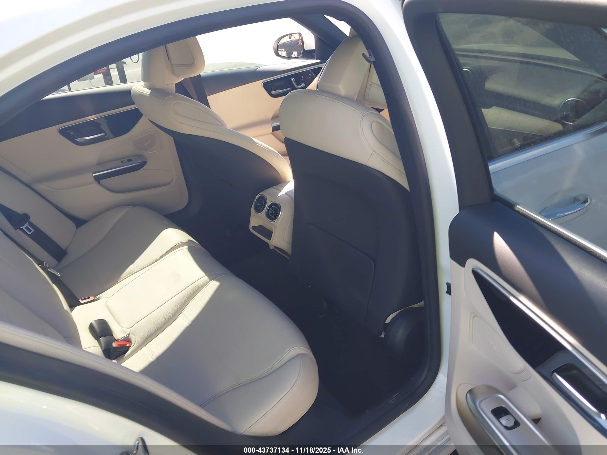 MERCEDES-BENZ C image 8