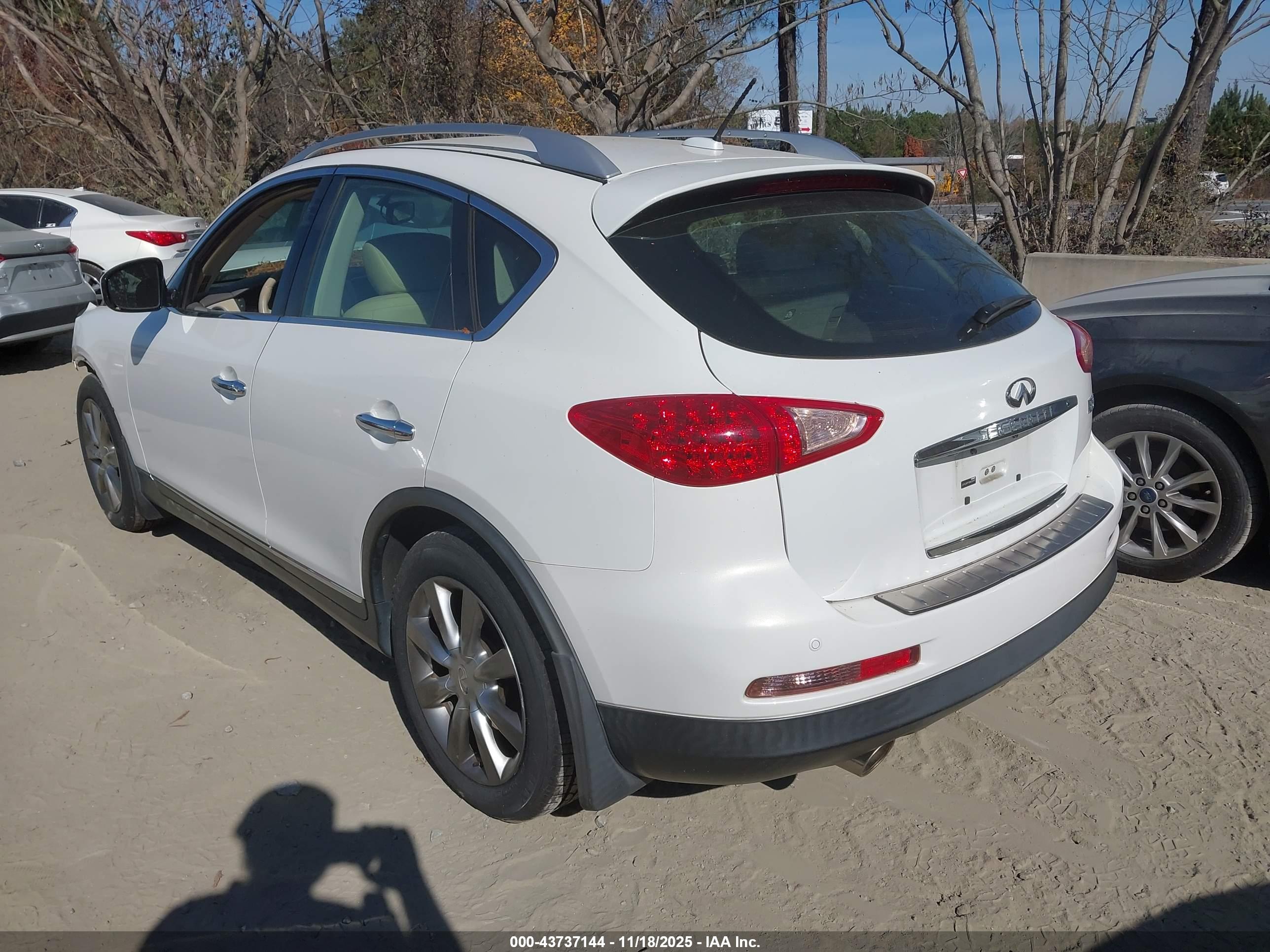 INFINITI EX37 image 3