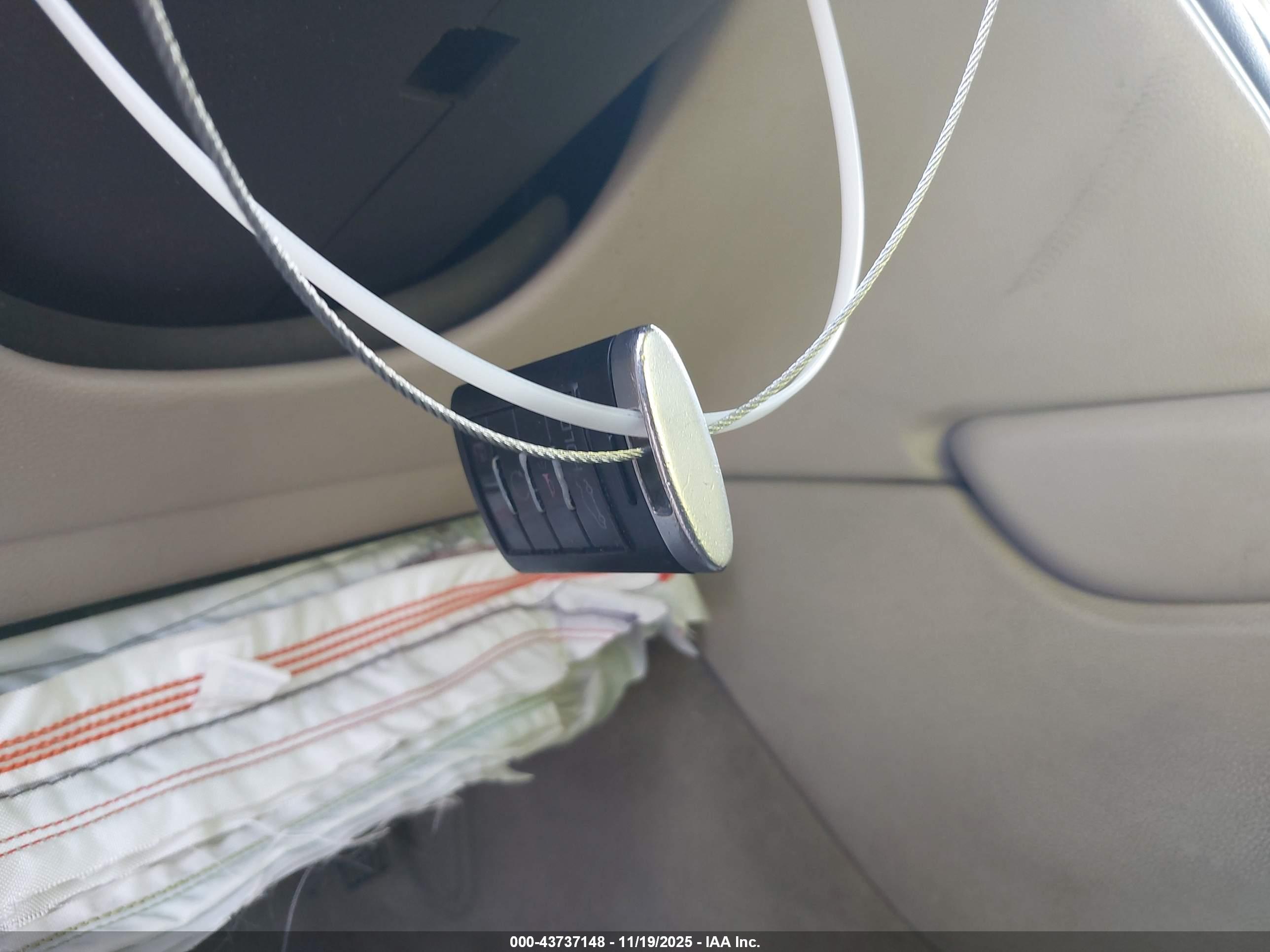 CADILLAC XTS image 11
