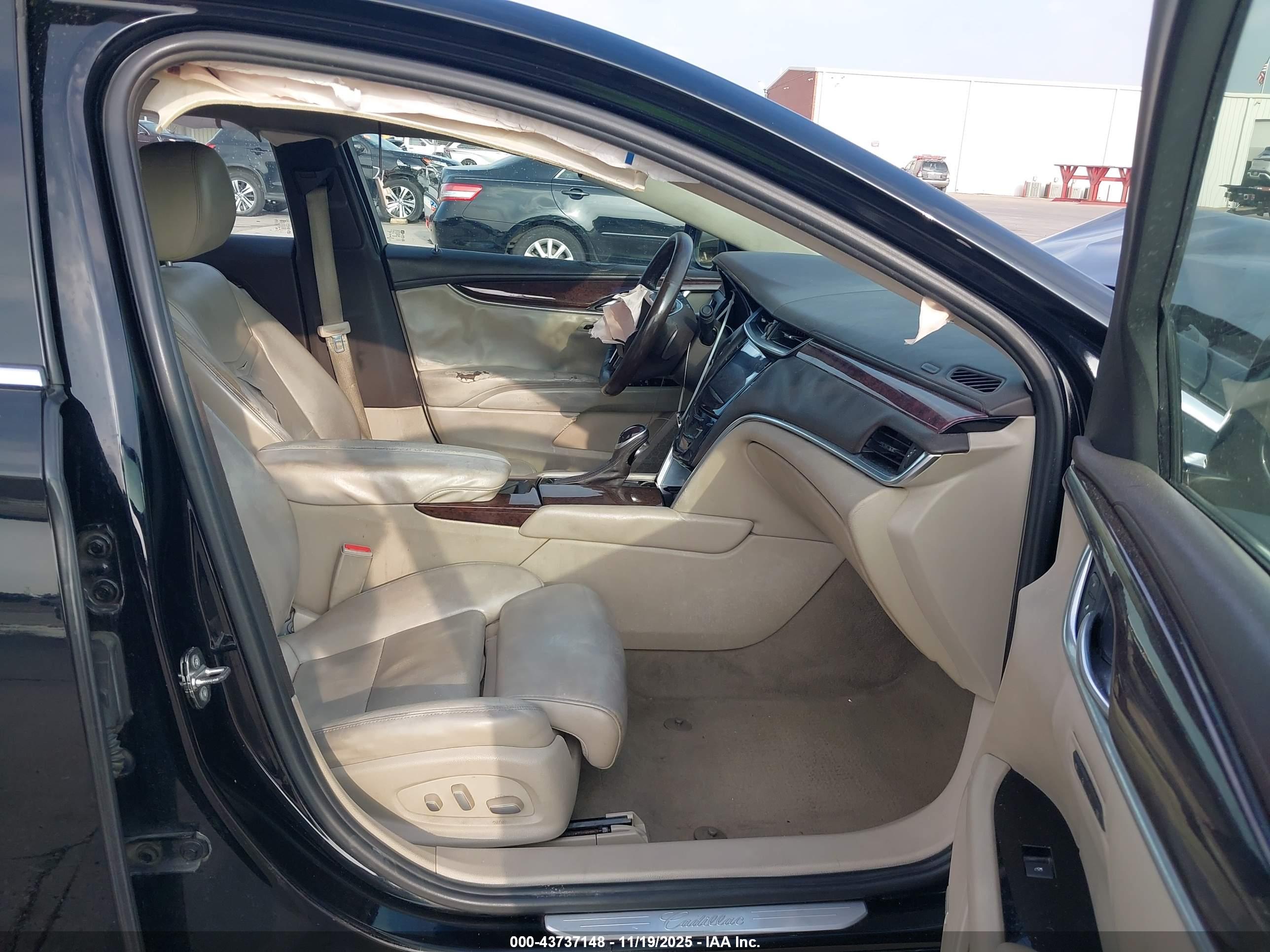CADILLAC XTS image 5