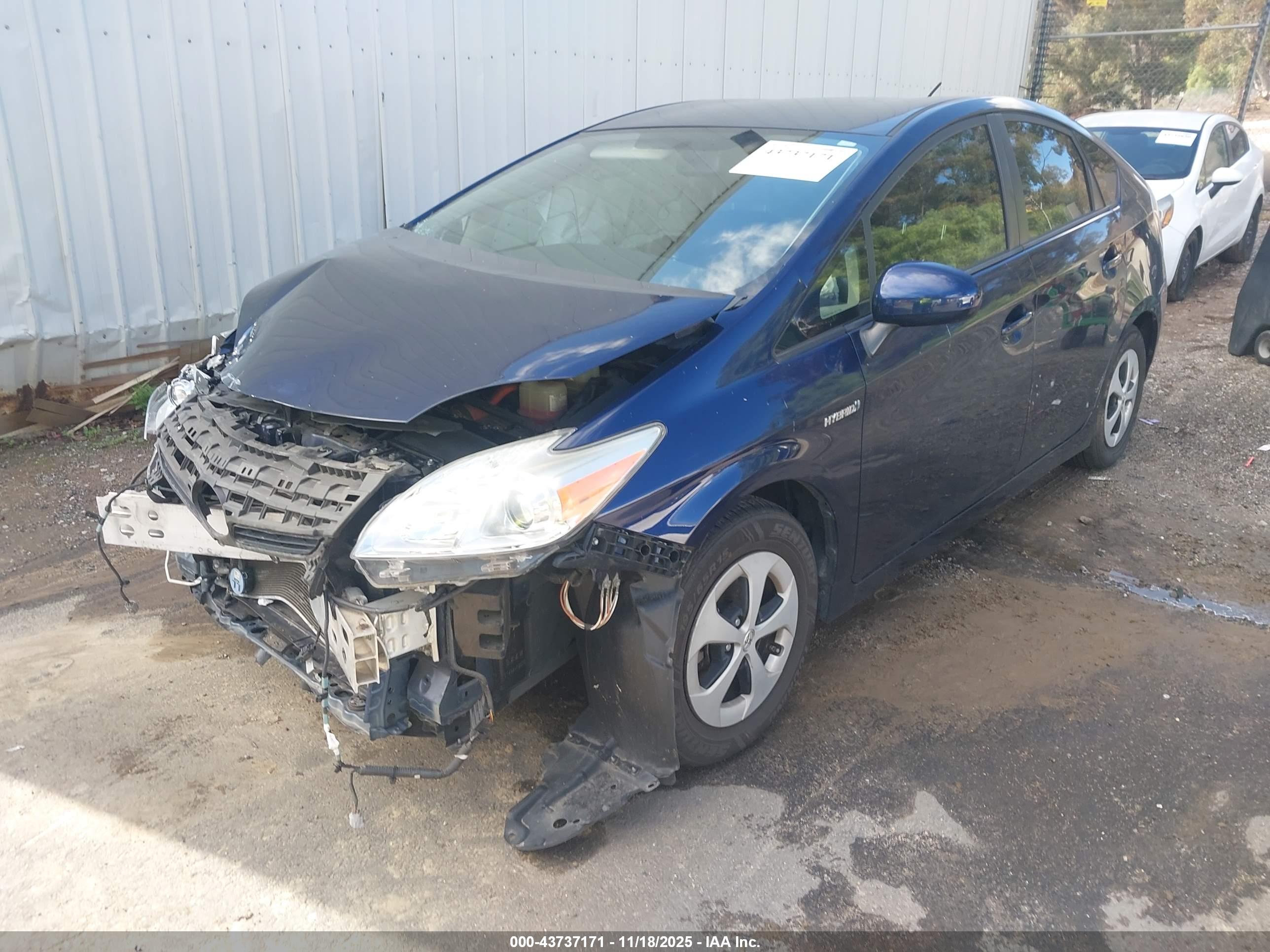 TOYOTA PRIUS image 2