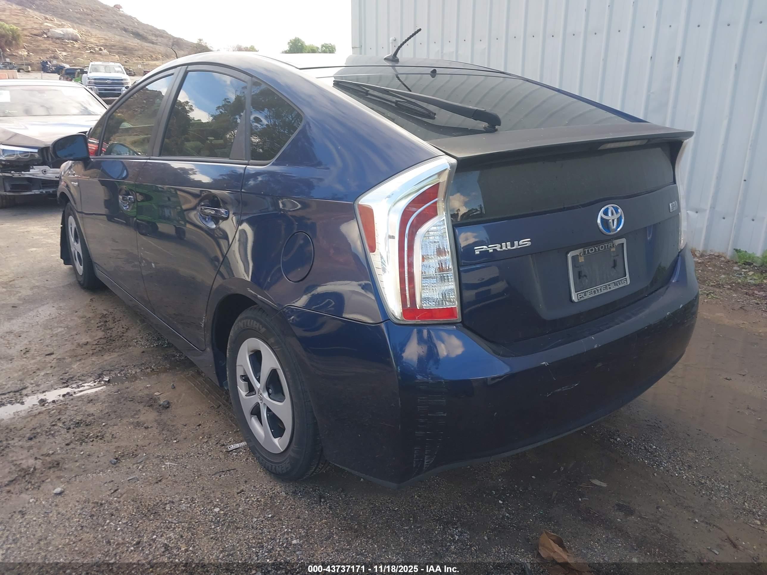 TOYOTA PRIUS image 3