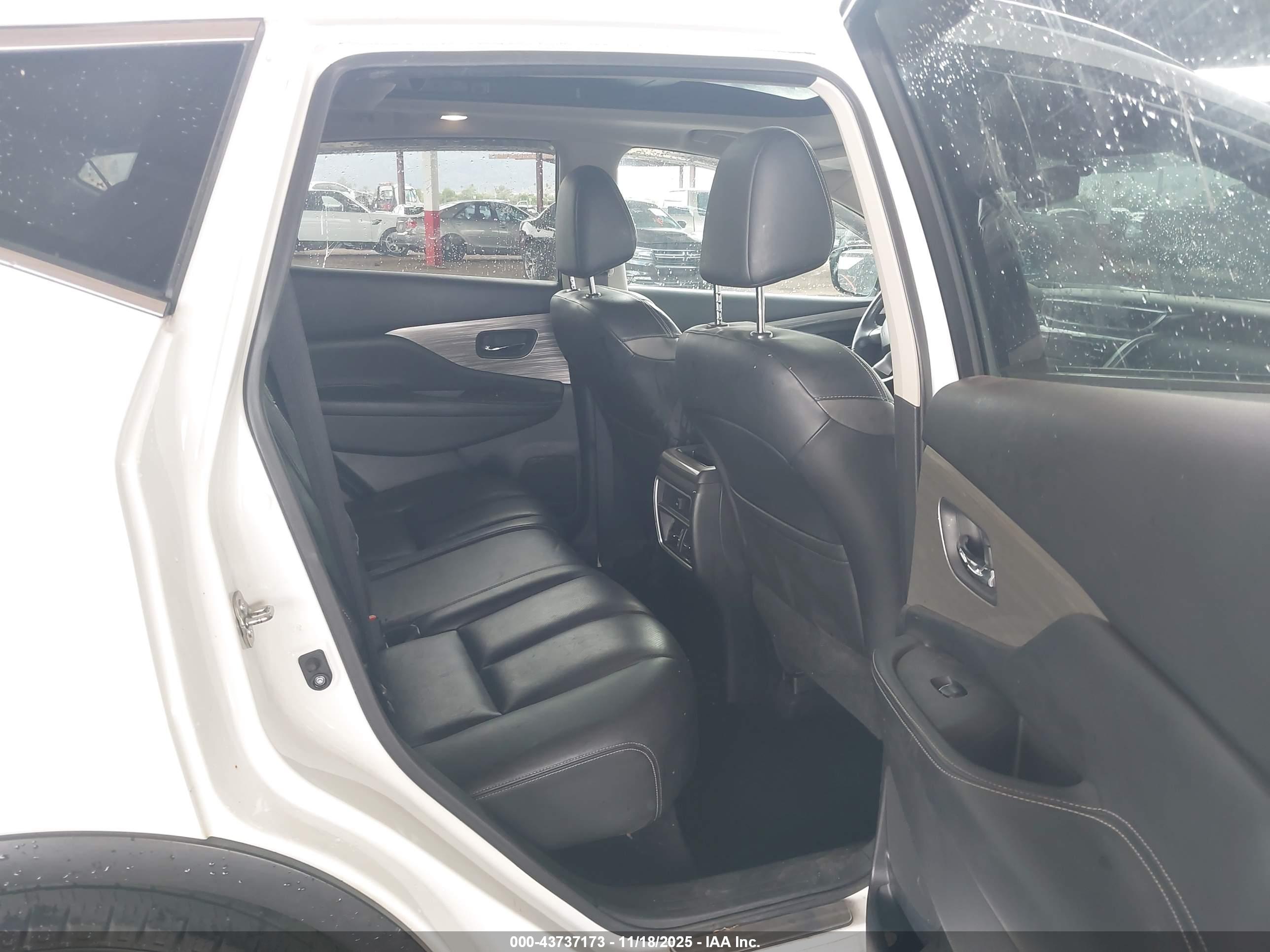 NISSAN MURANO image 8