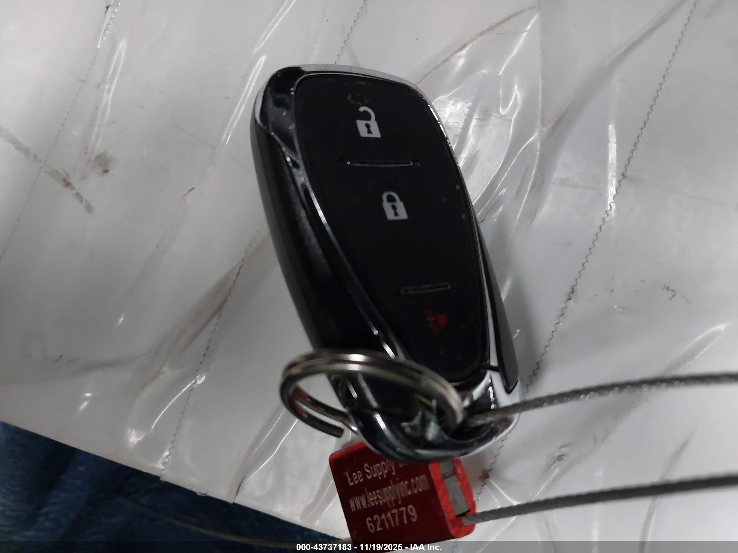 CHEVROLET EQUINOX image 11