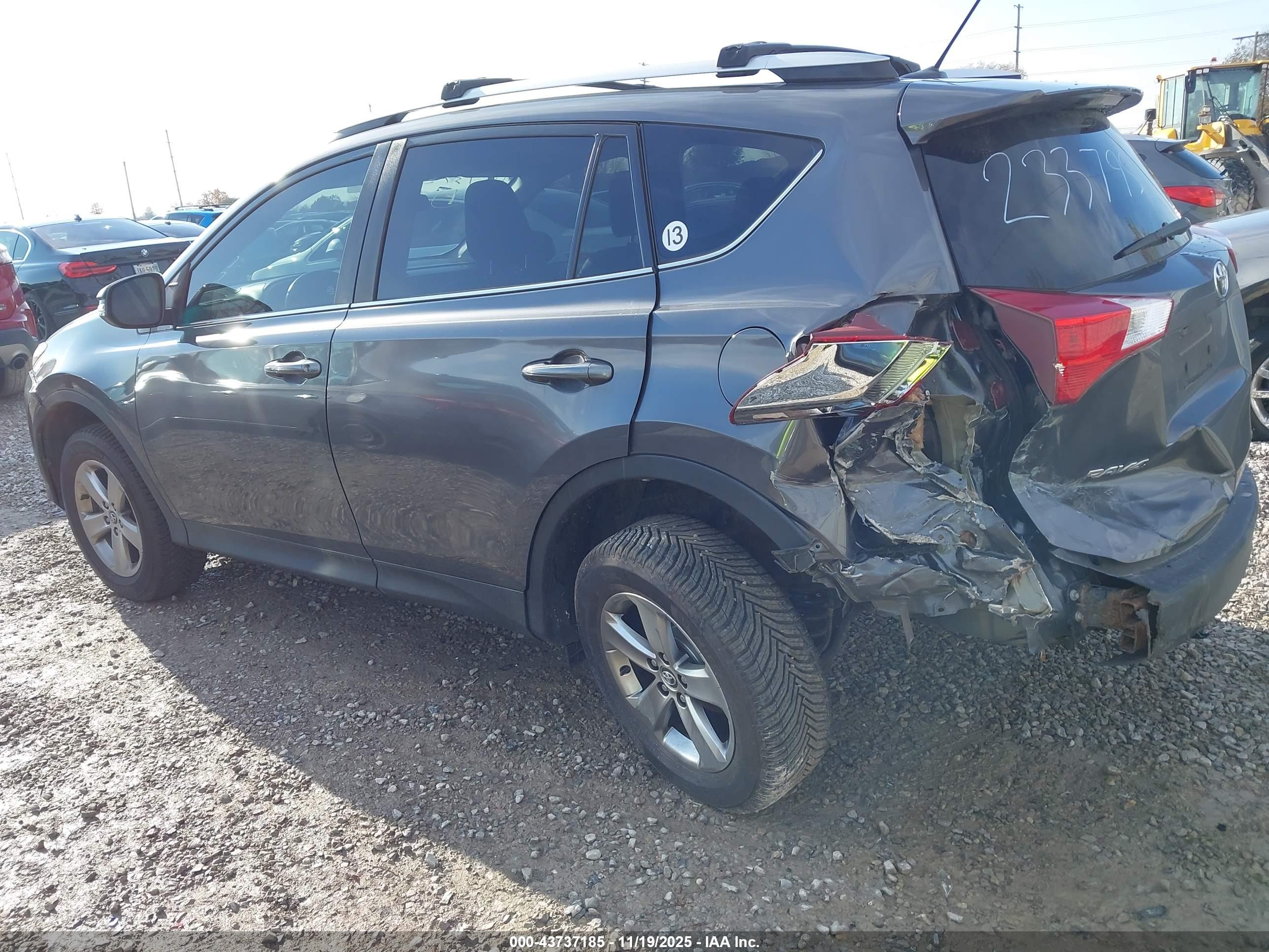 TOYOTA RAV4 image 3
