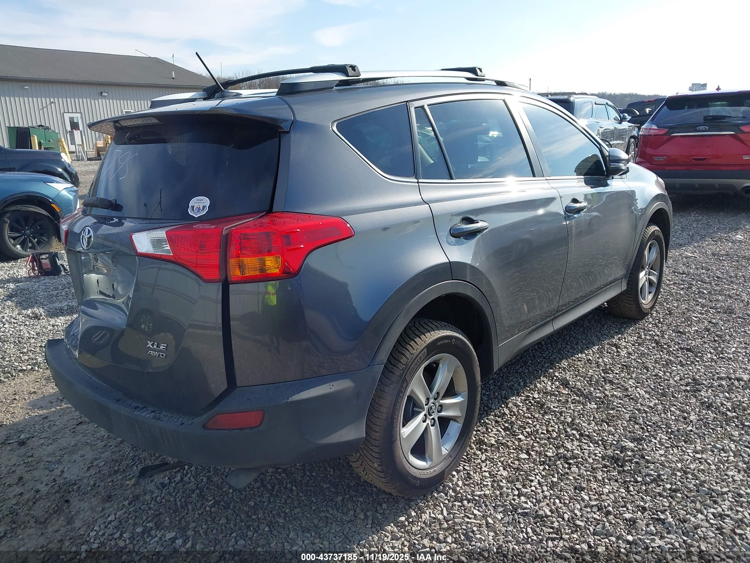 TOYOTA RAV4 image 4