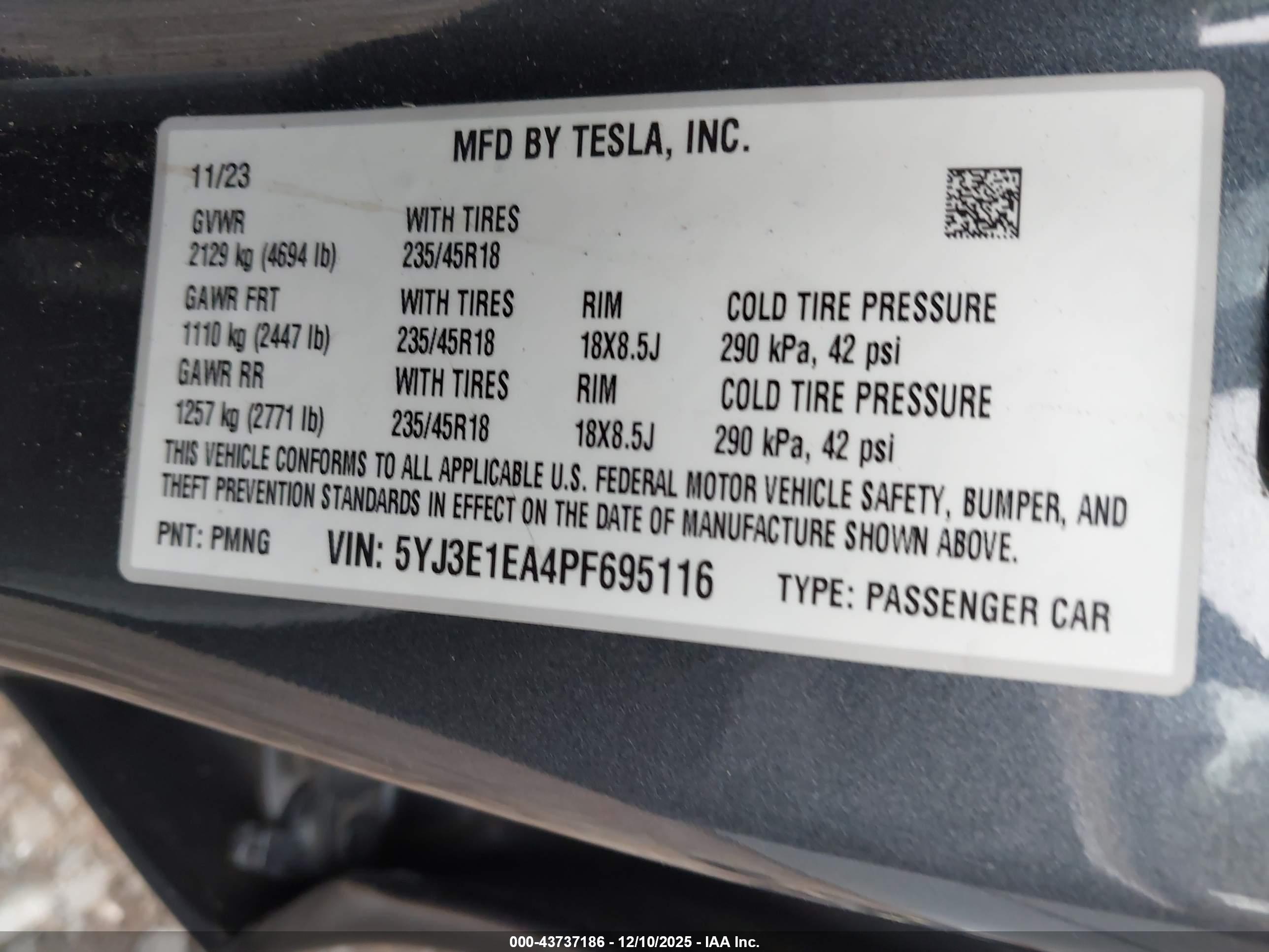 TESLA MODEL image 9