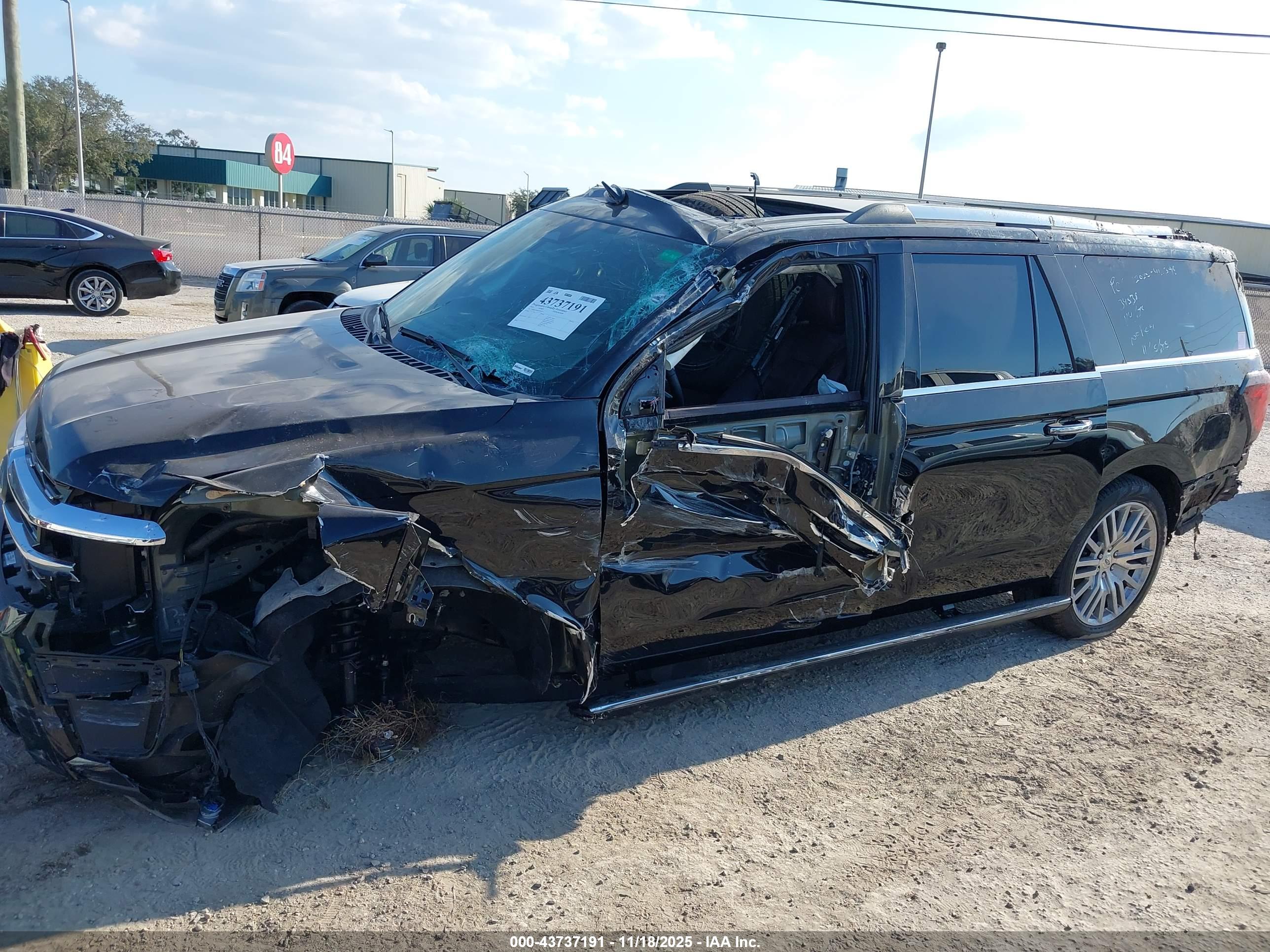 FORD EXPEDITION image 6