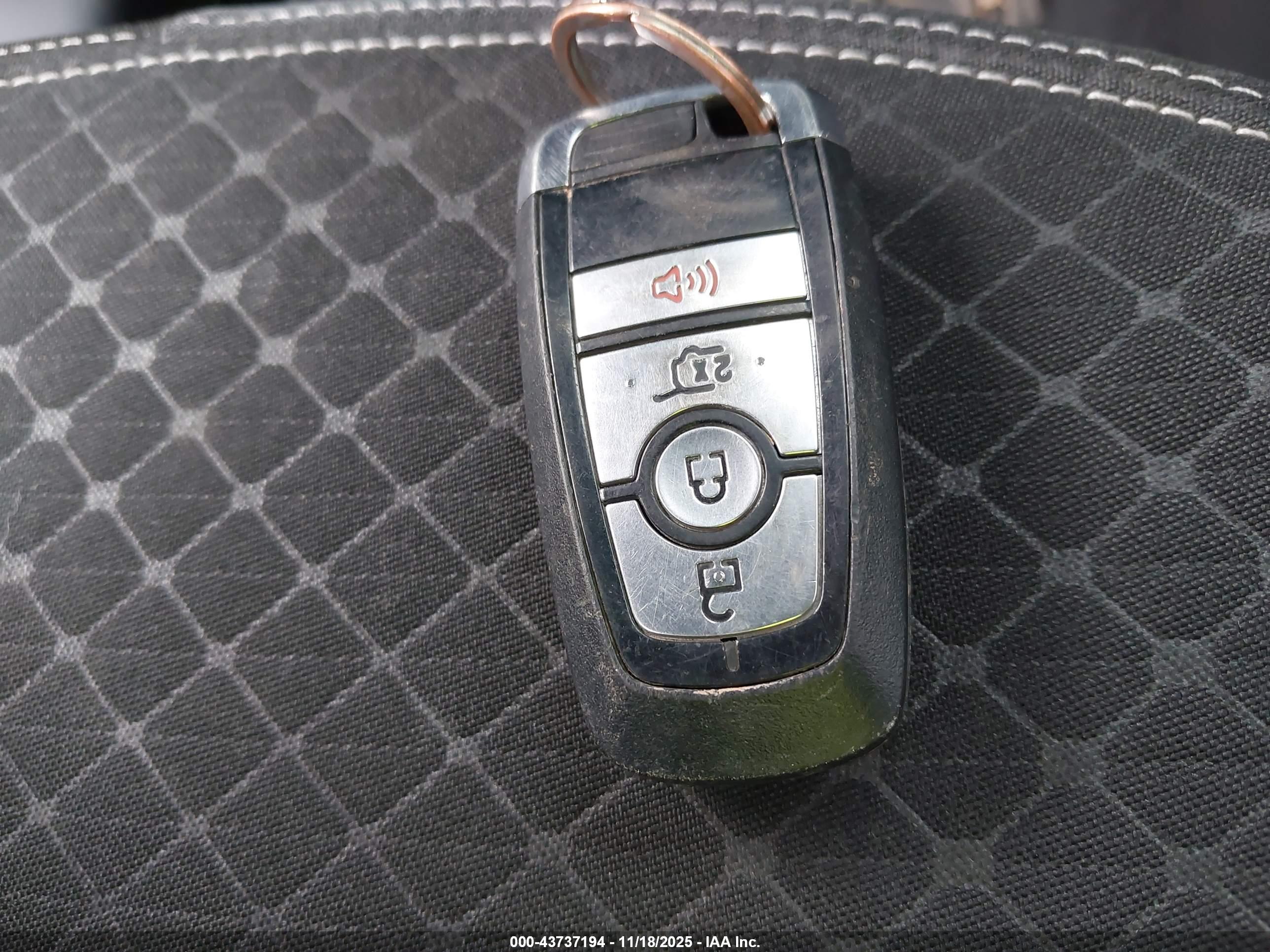 FORD ESCAPE image 11