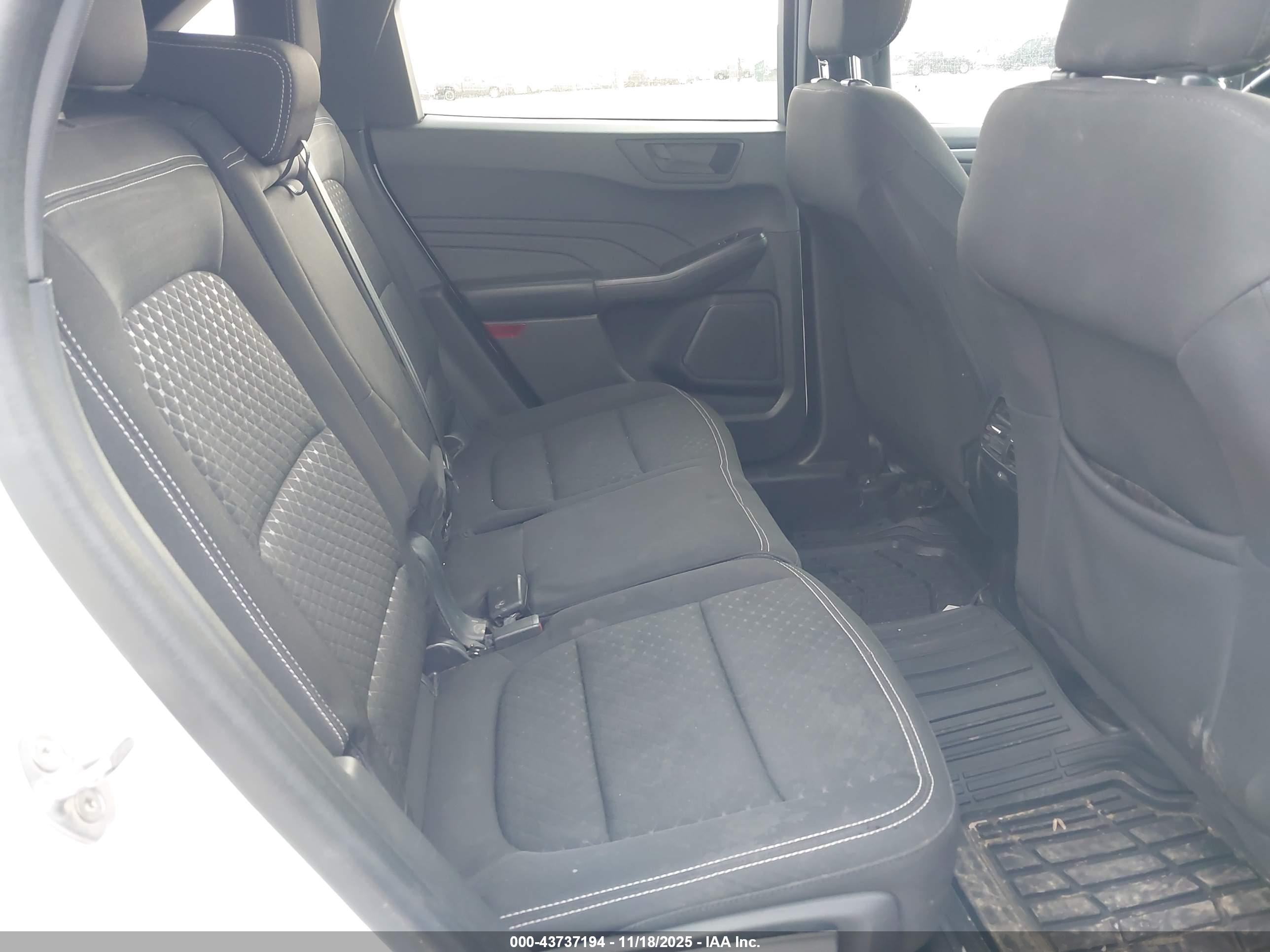 FORD ESCAPE image 8